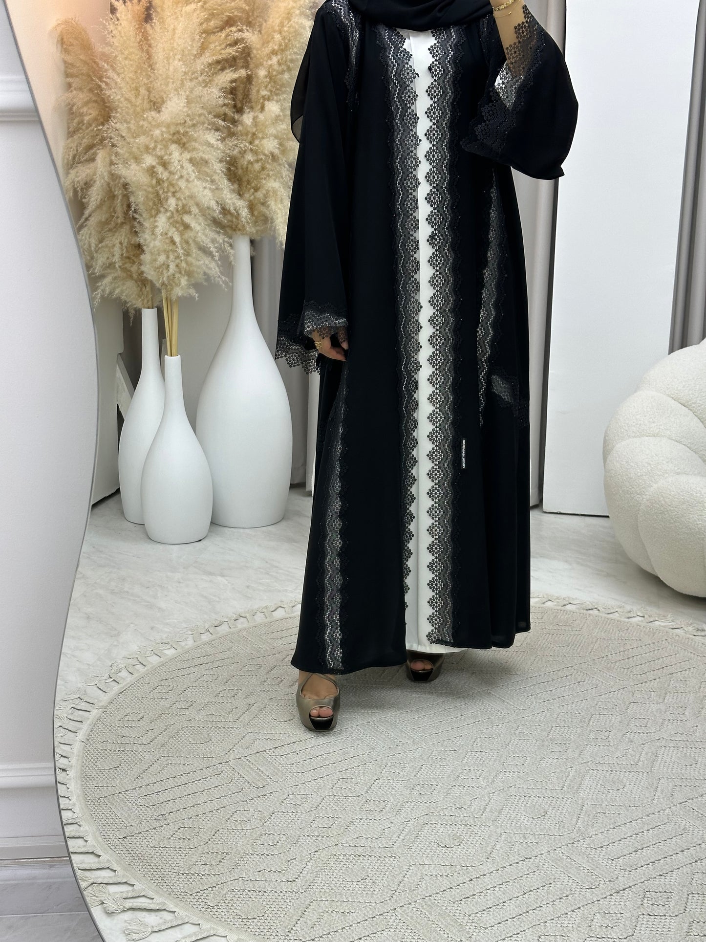 C 0450 Black Classic Lace Abaya