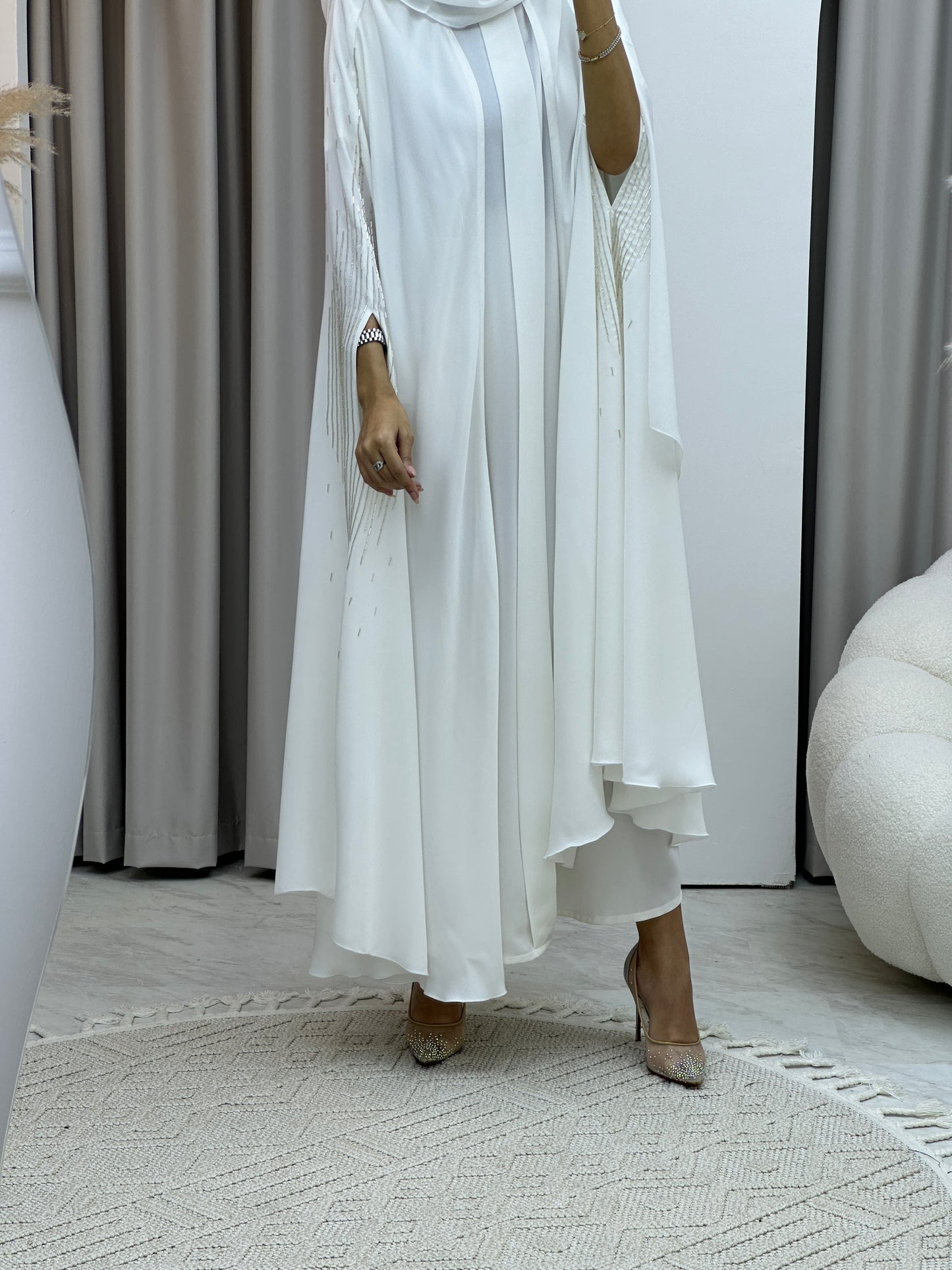 C Cape White Abaya