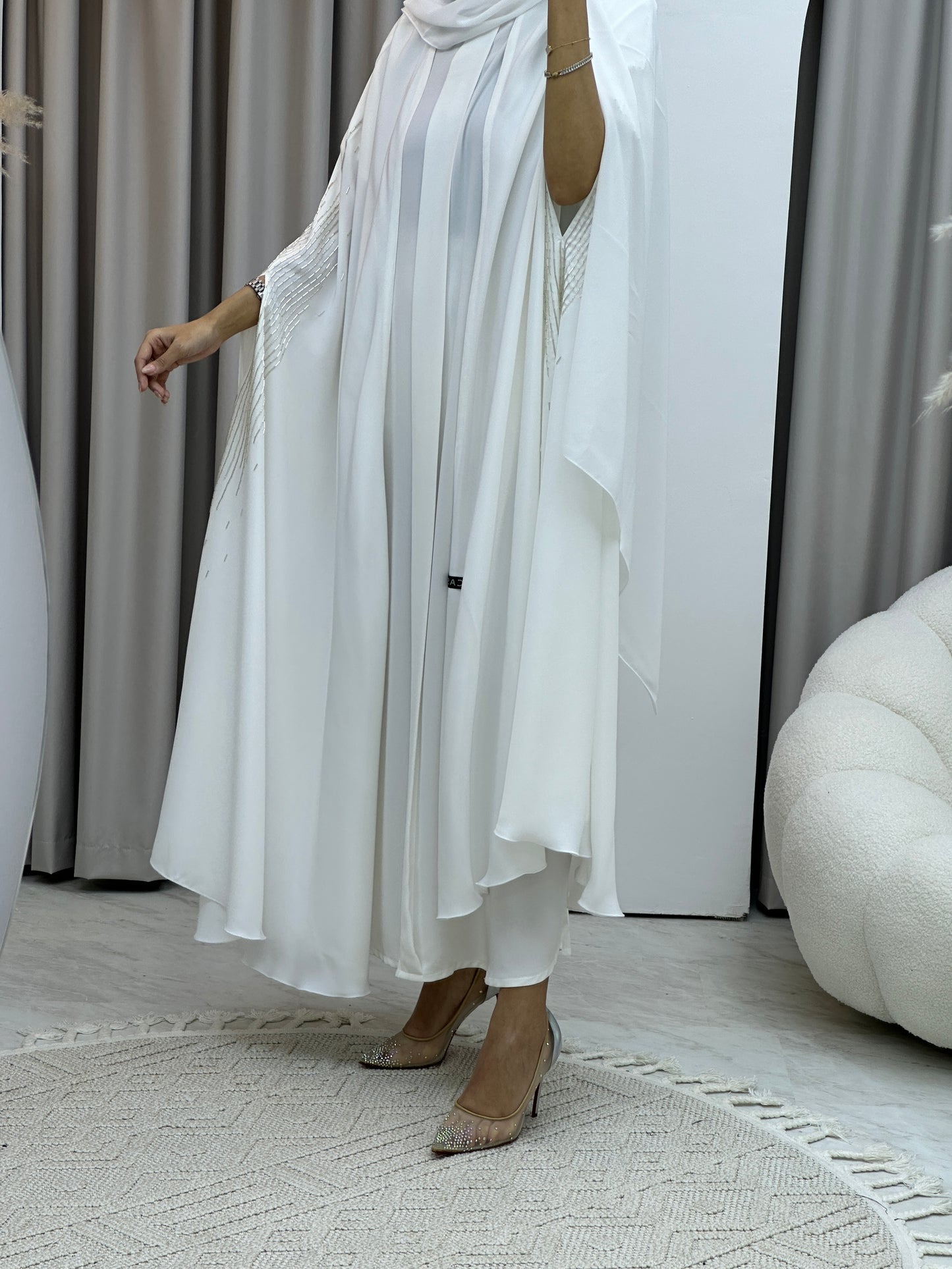 C Cape White Abaya