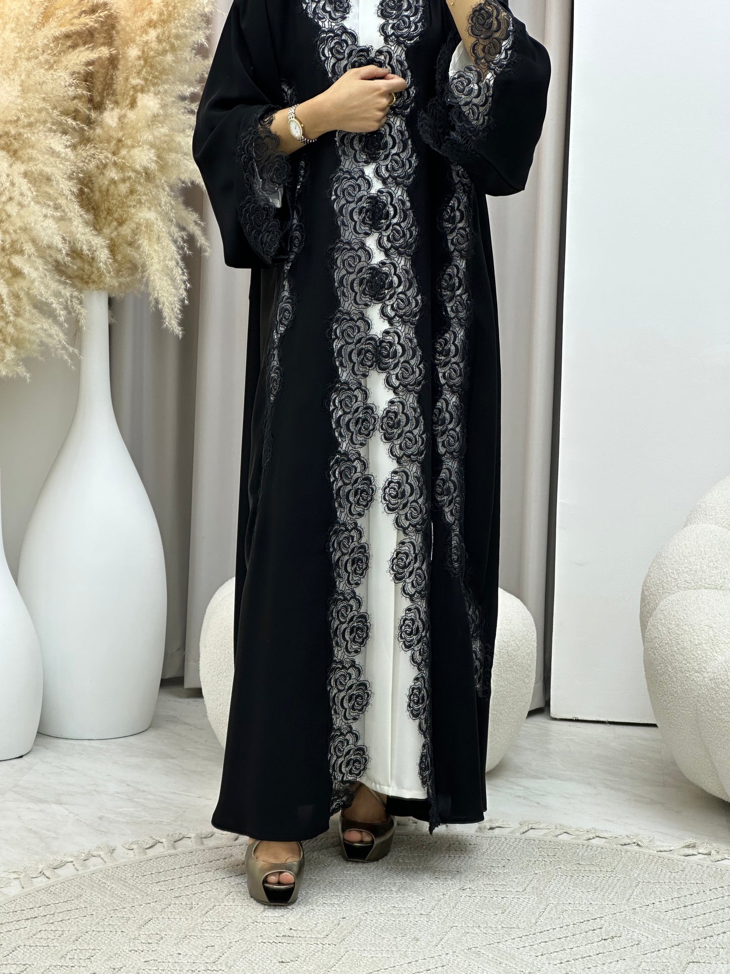 C 0452 Black Classic Lace Abaya