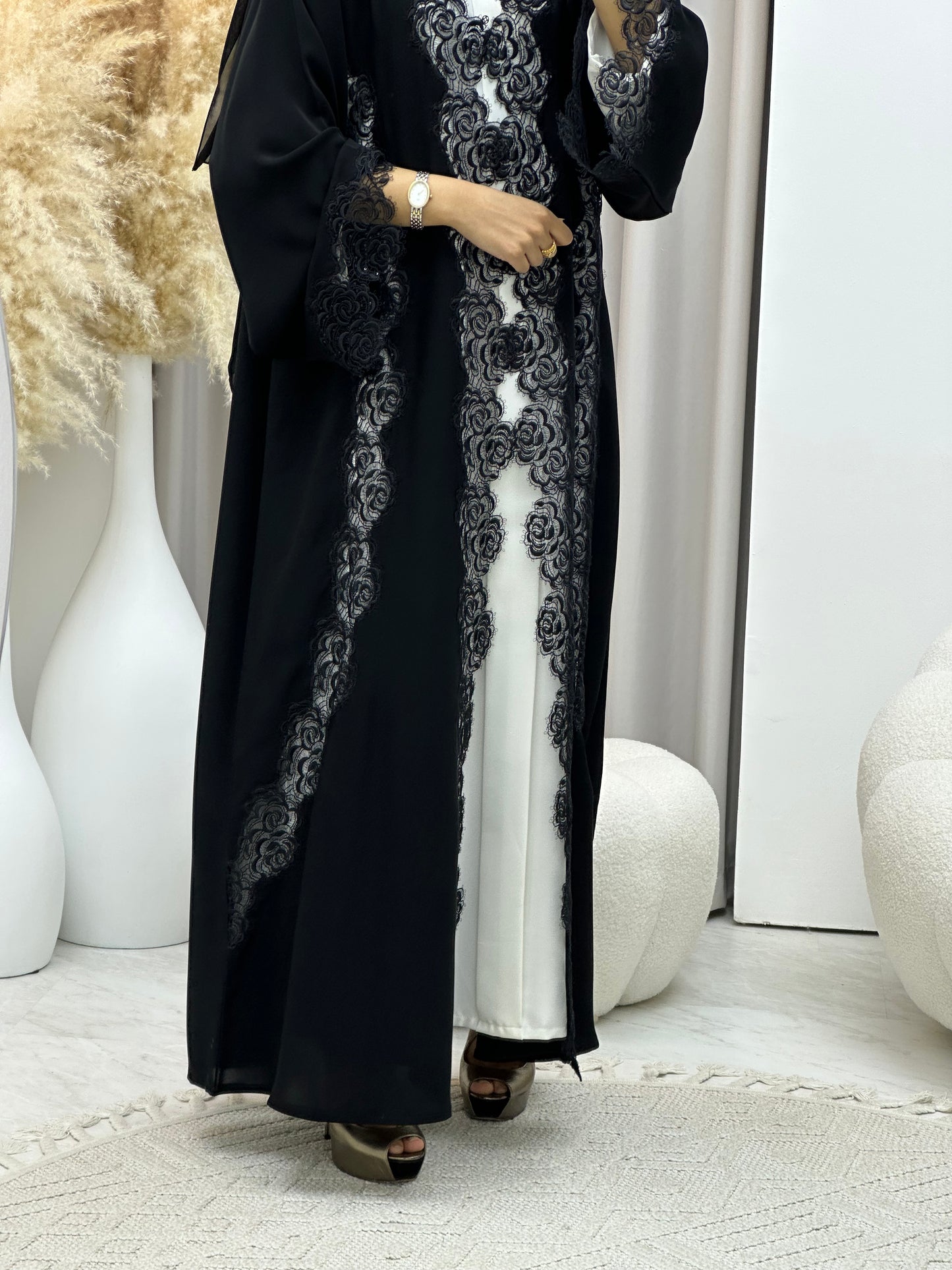 C 0452 Black Classic Lace Abaya