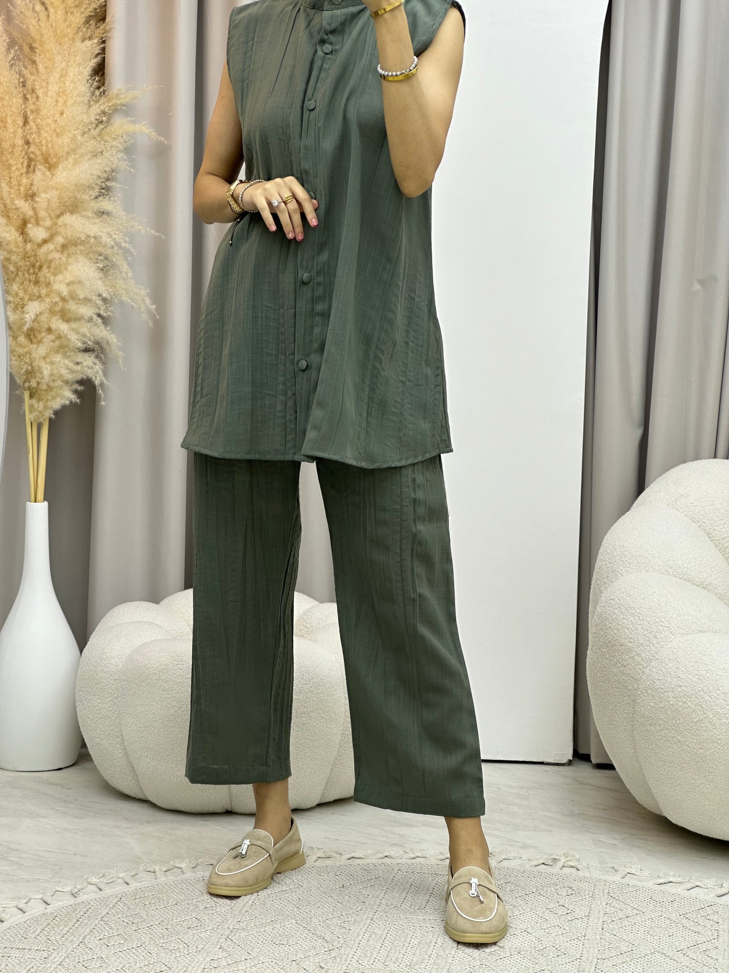 C RTW 0008-06 Green Summer Pleated Linen Travel Set