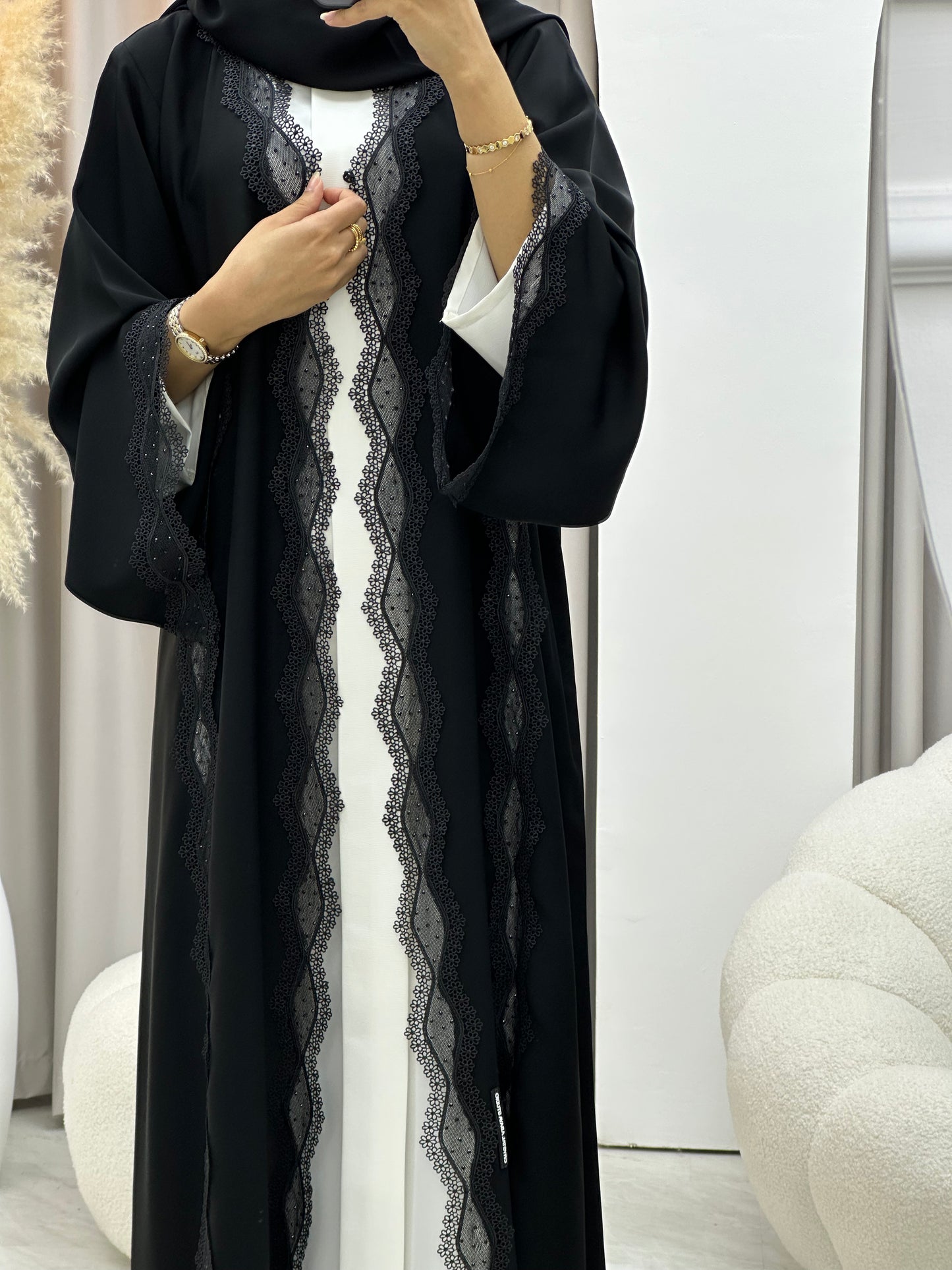 C 0454 Black Classic Lace Abaya