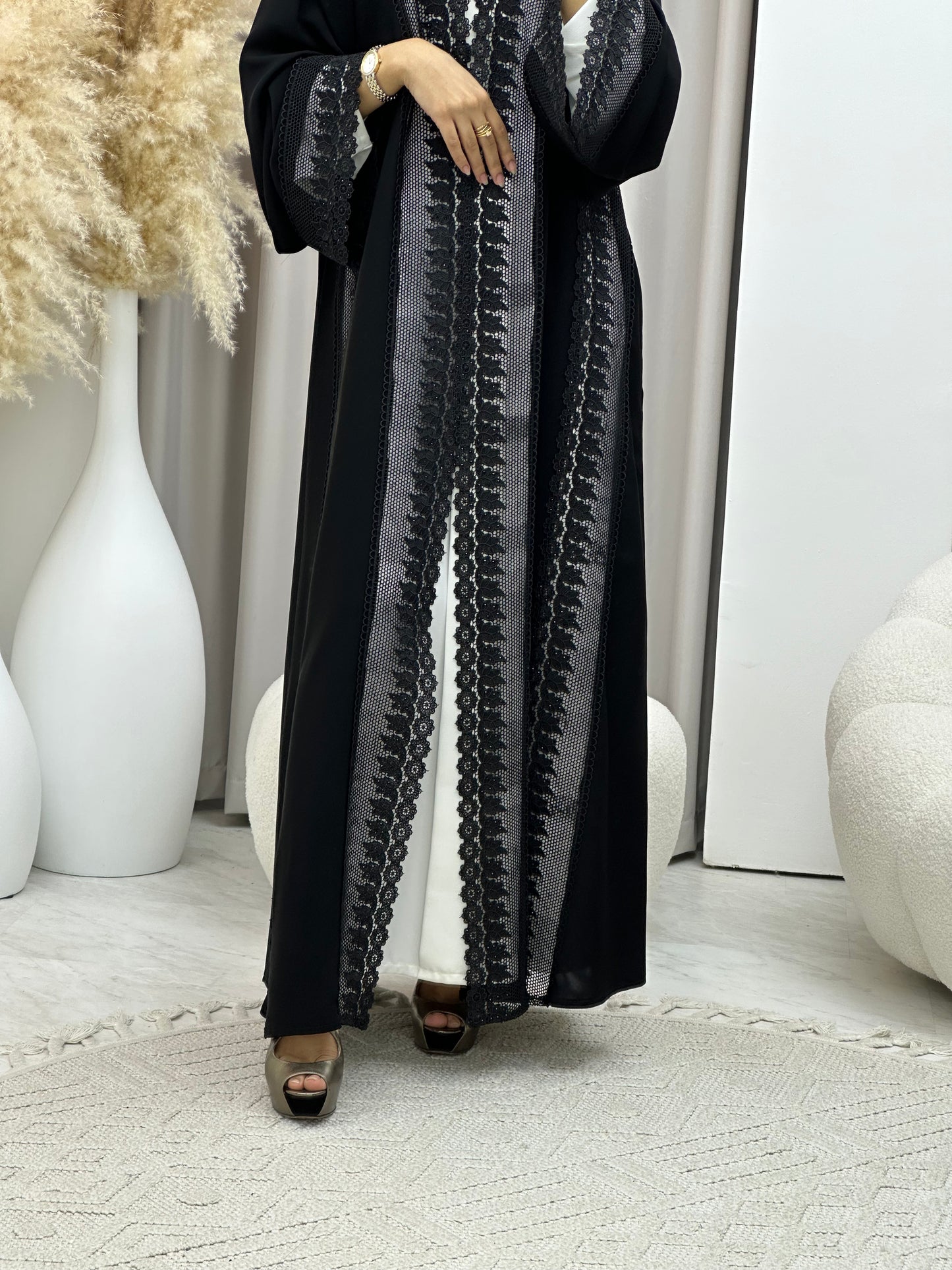 C 0453 Black Classic Lace Abaya