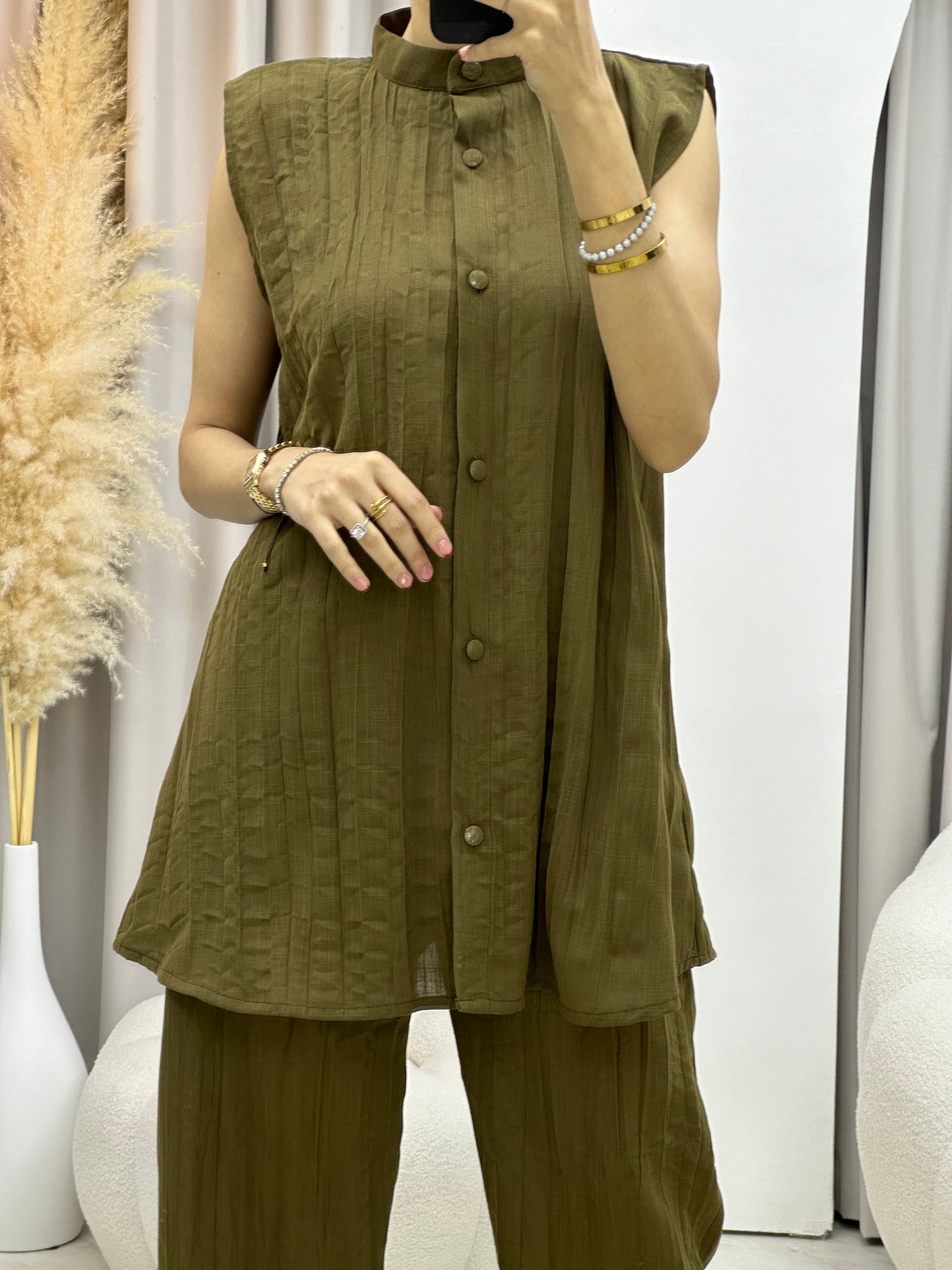 C Olive Green Pleated Linen Inner Set