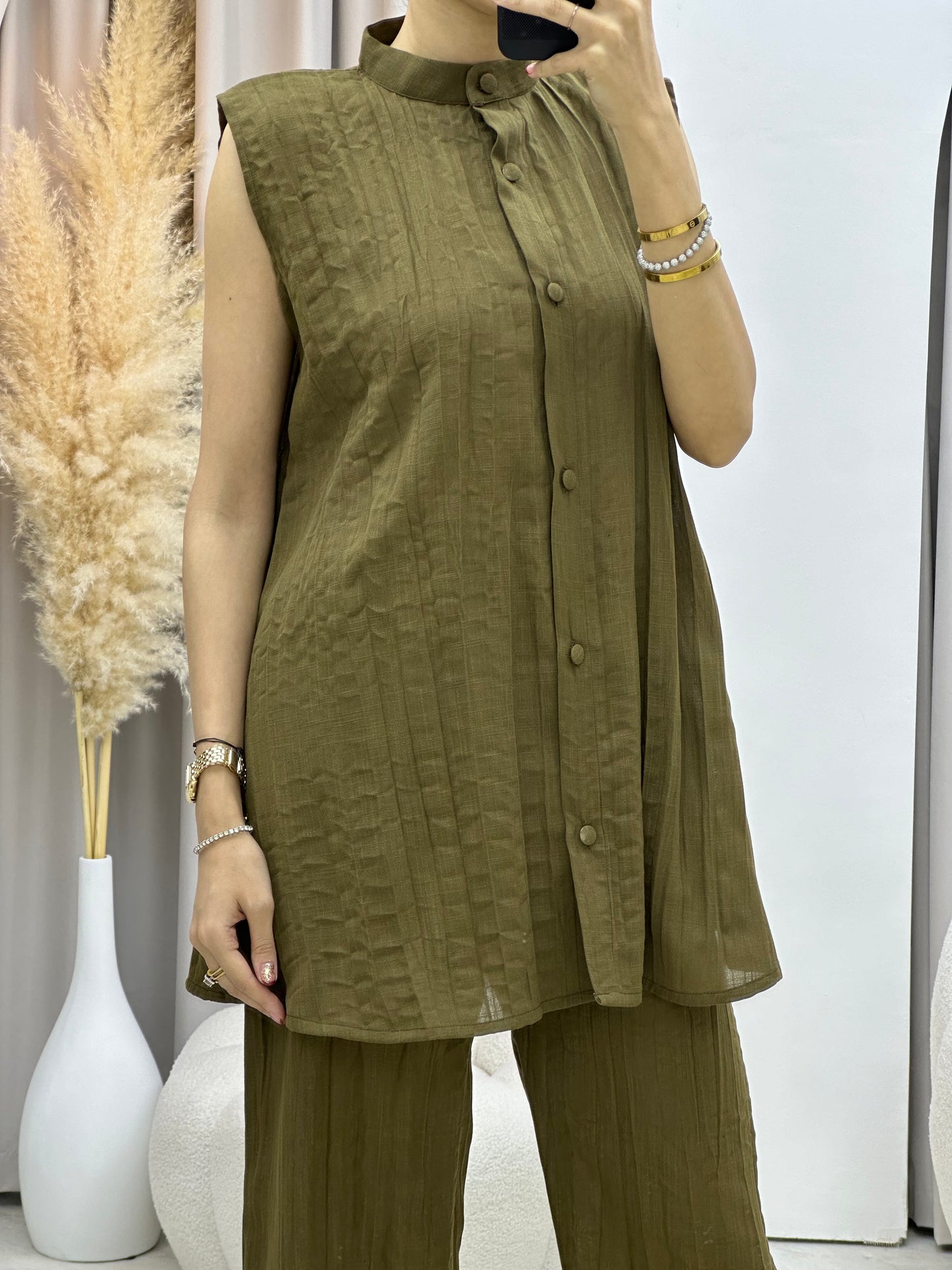 C Olive Green Pleated Linen Inner Set