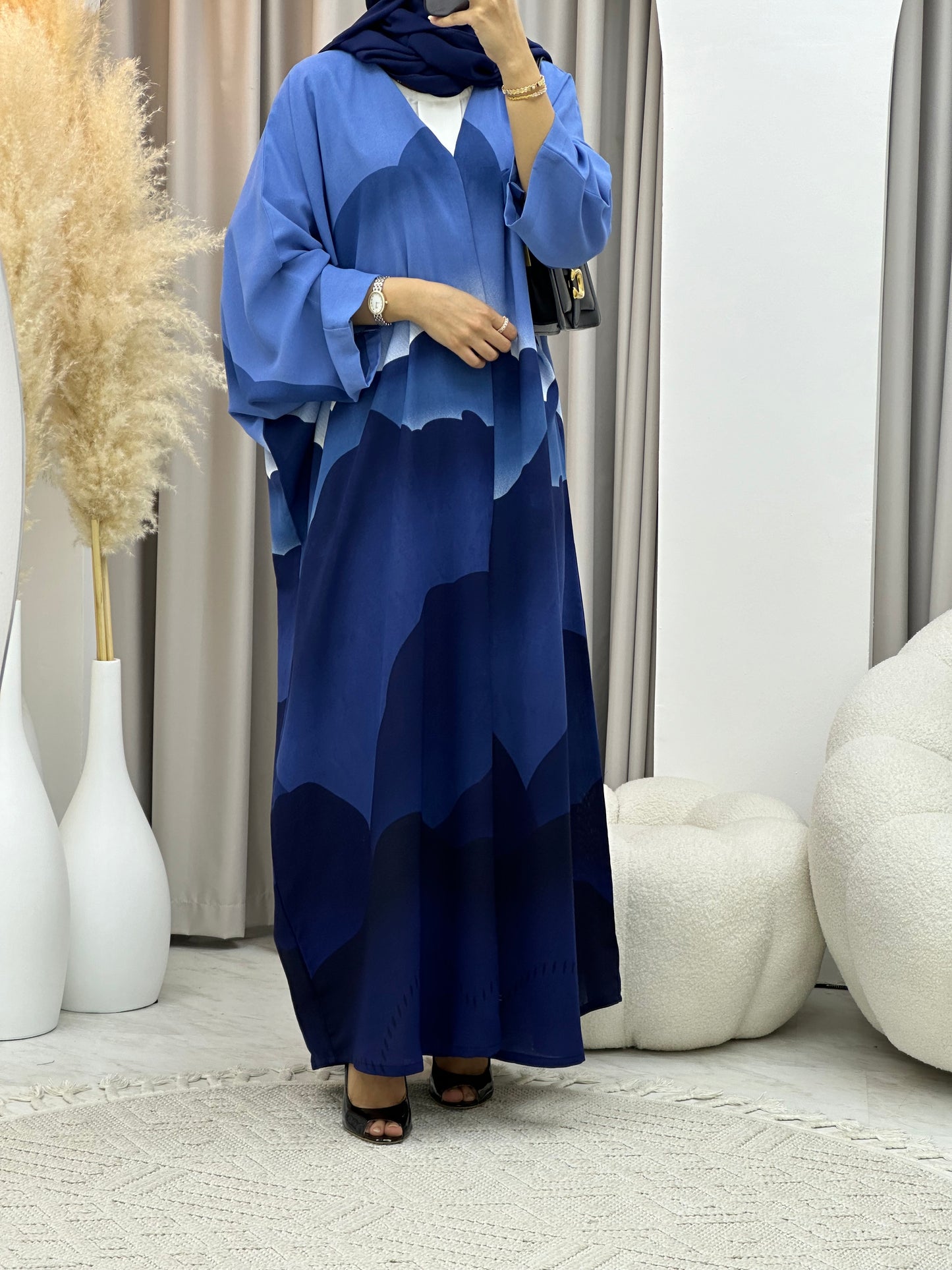 C 0238-01 Wavy Blue Abaya