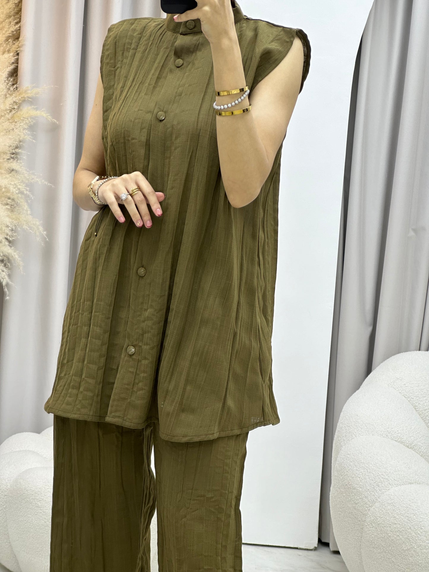 C Olive Green Pleated Linen Inner Set