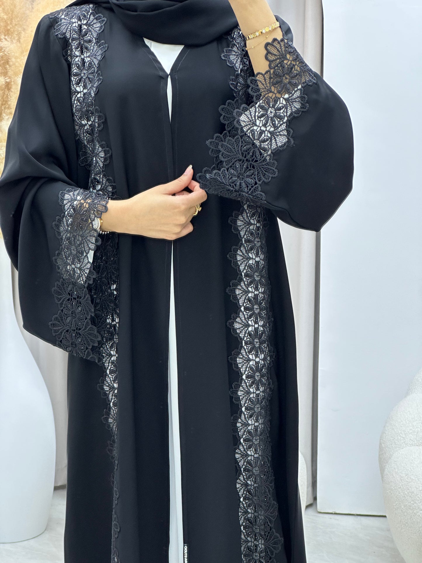 C 0455 Black Classic Lace Abaya