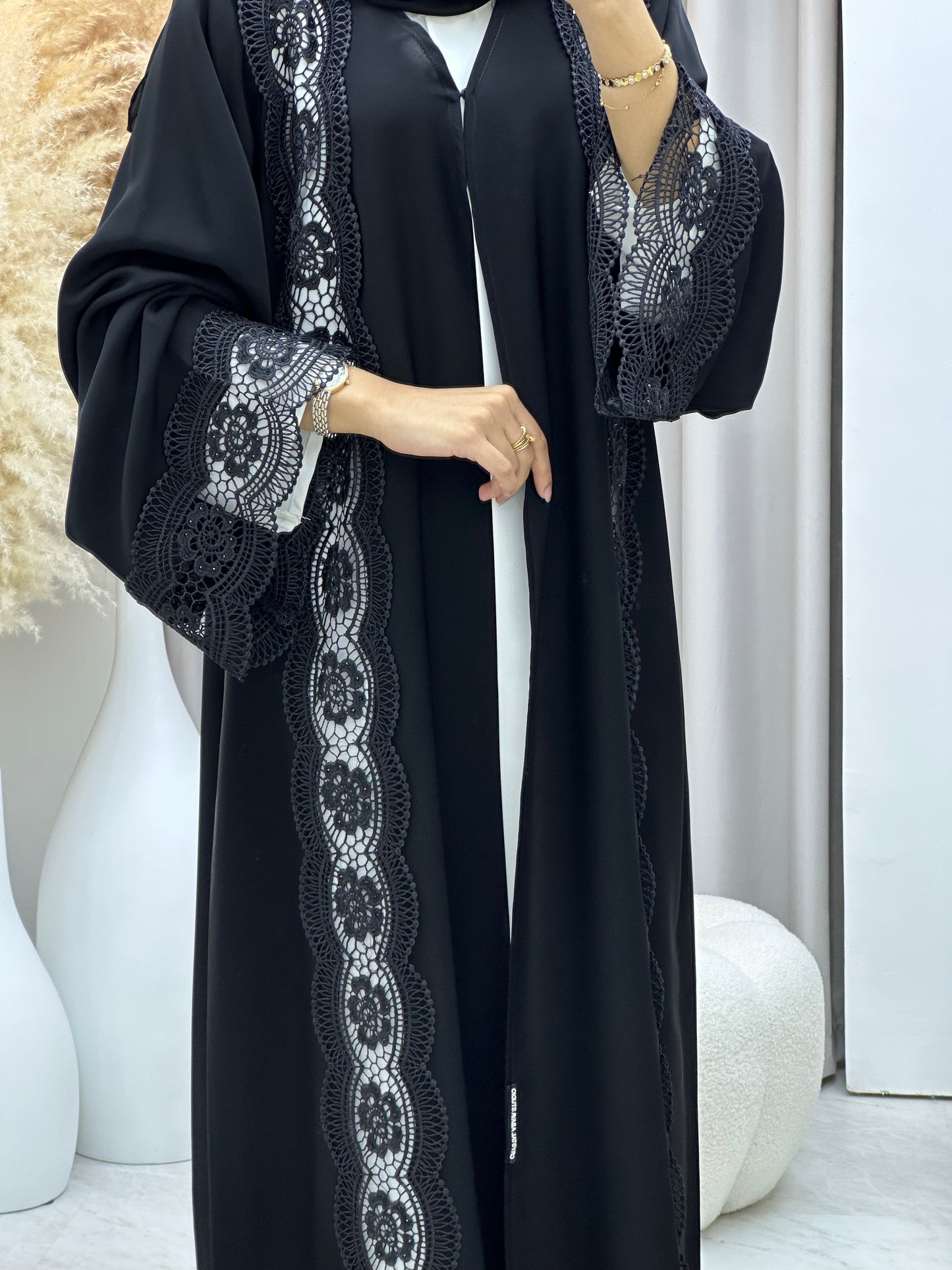 C 0456 Black Classic Lace Abaya