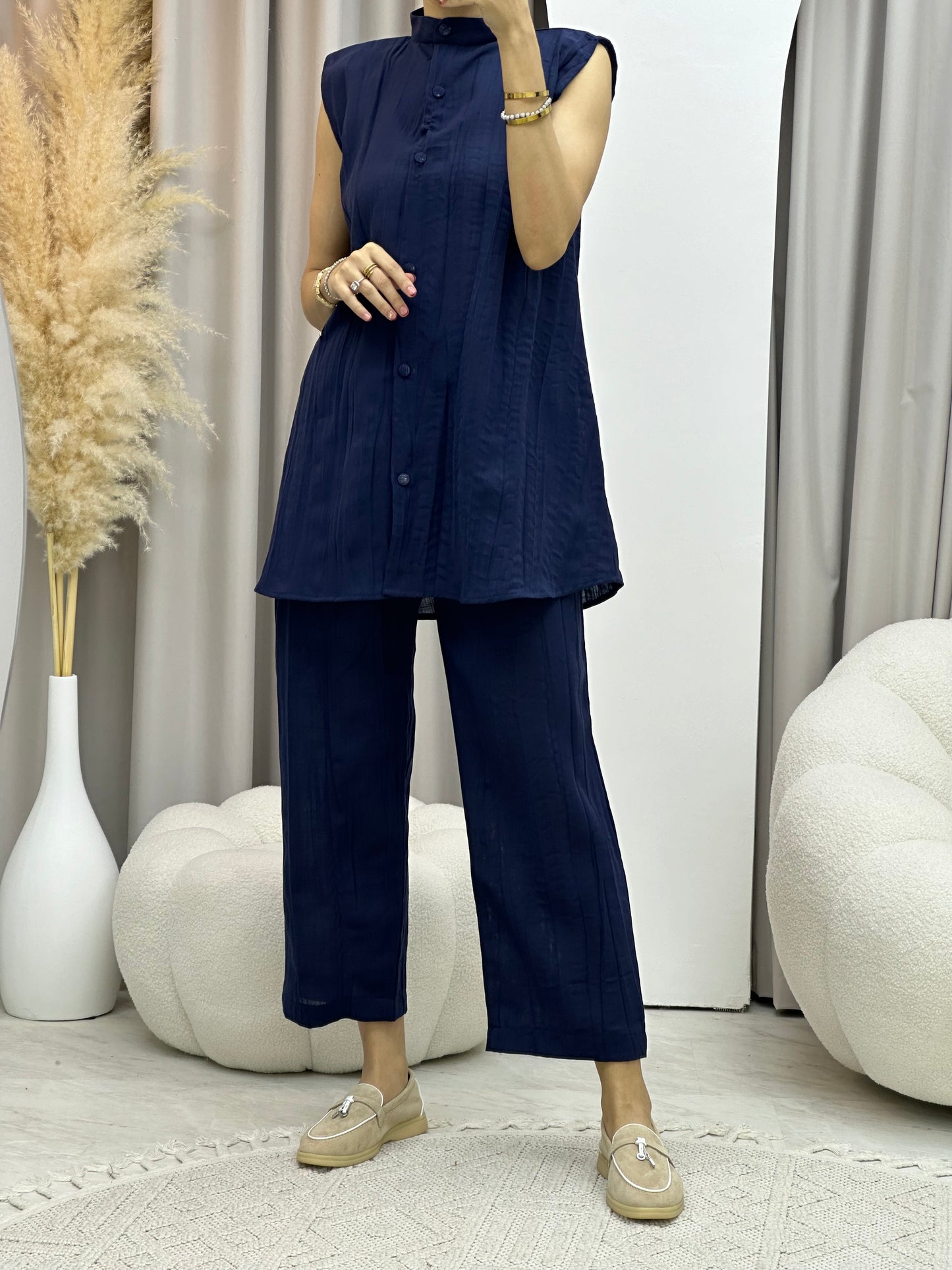 C Blue Pleated Linen Inner Set