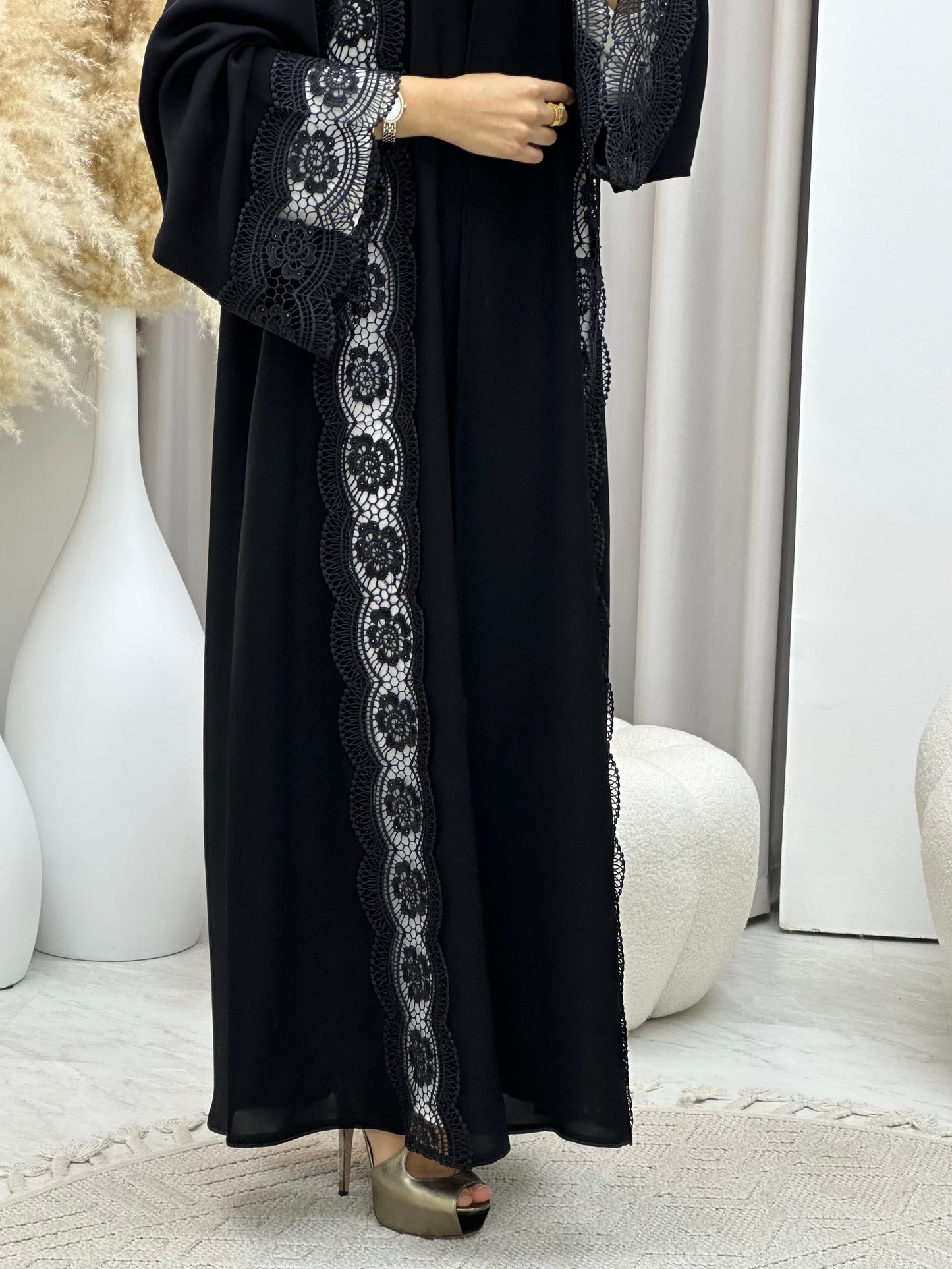 C 0456 Black Classic Lace Abaya