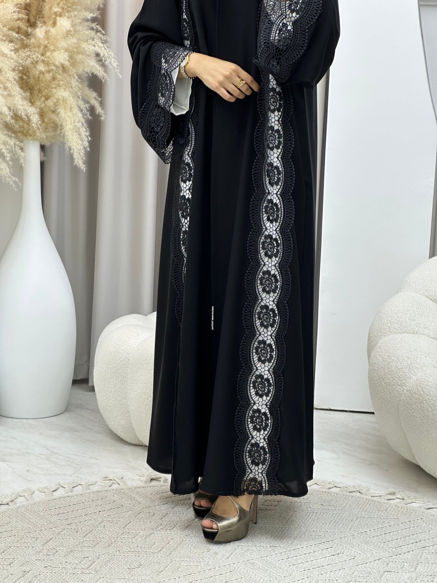 C 0456 Black Classic Lace Abaya