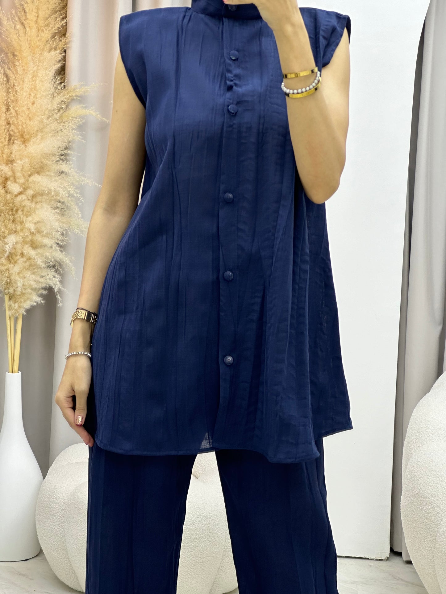 C Blue Pleated Linen Inner Set