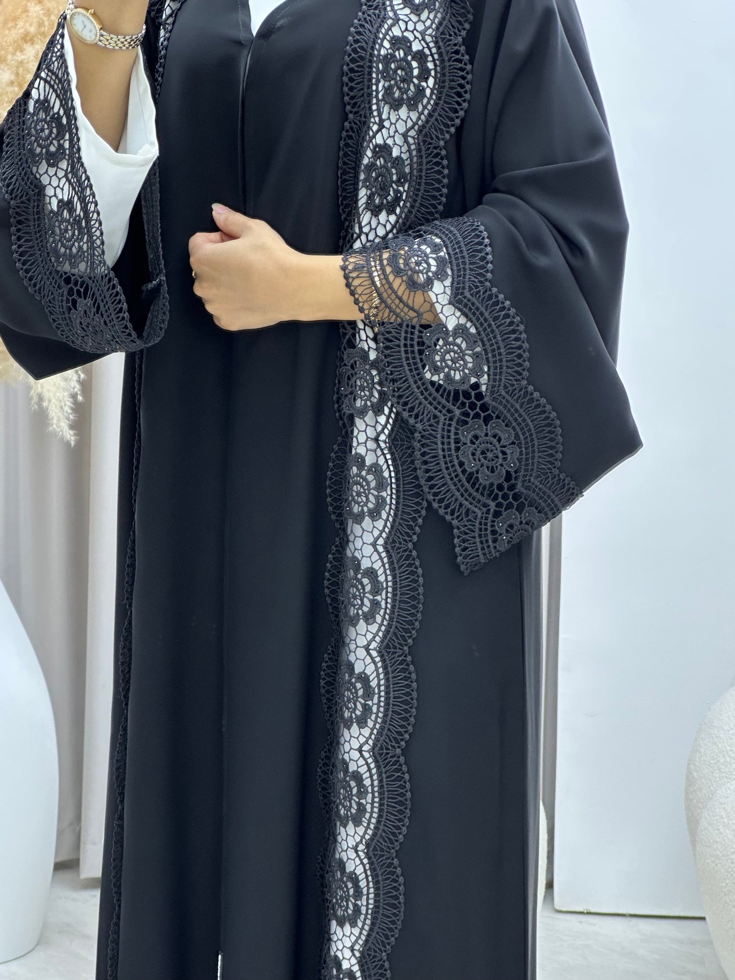 C 0456 Black Classic Lace Abaya