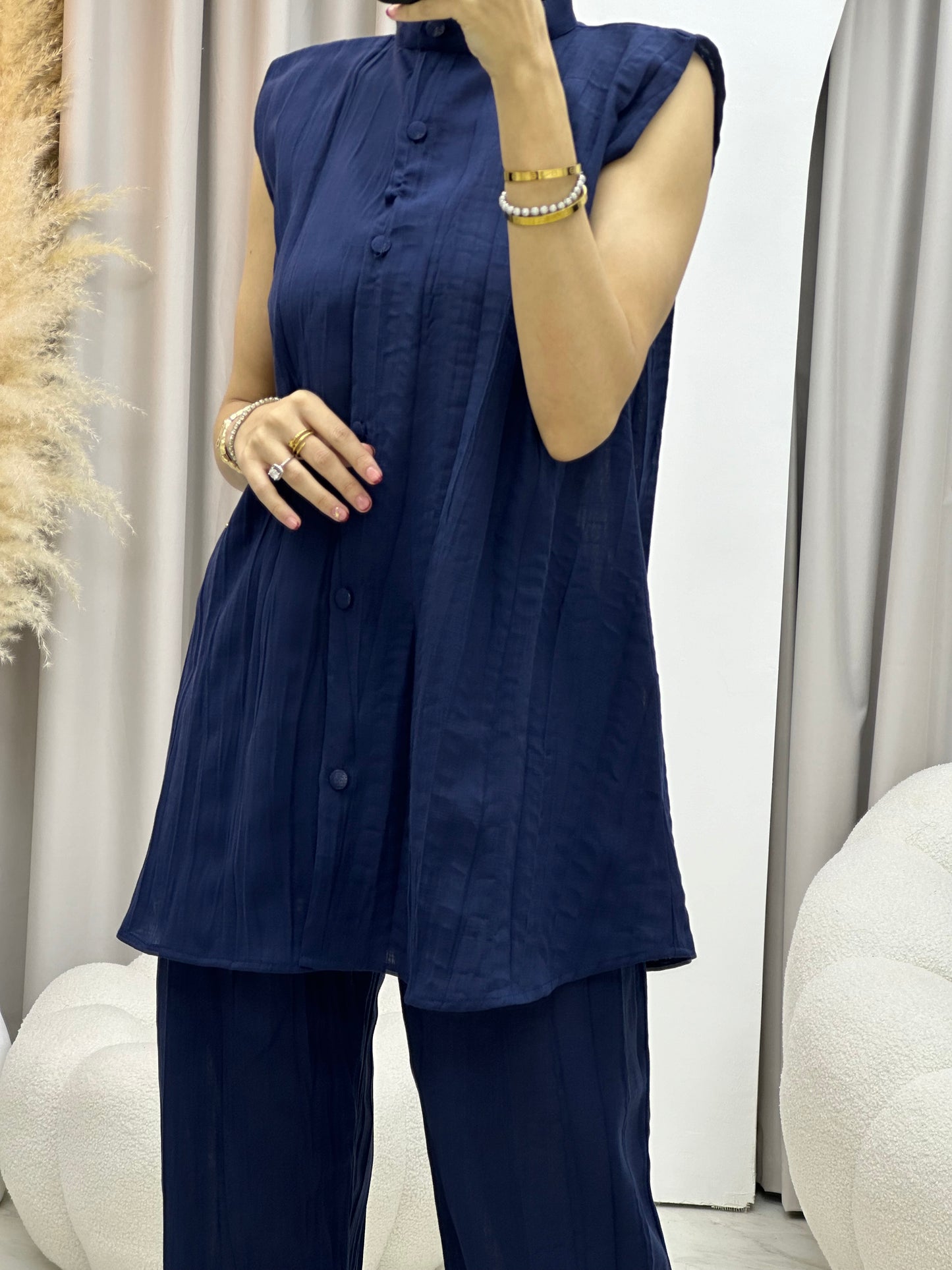 C Blue Pleated Linen Inner Set