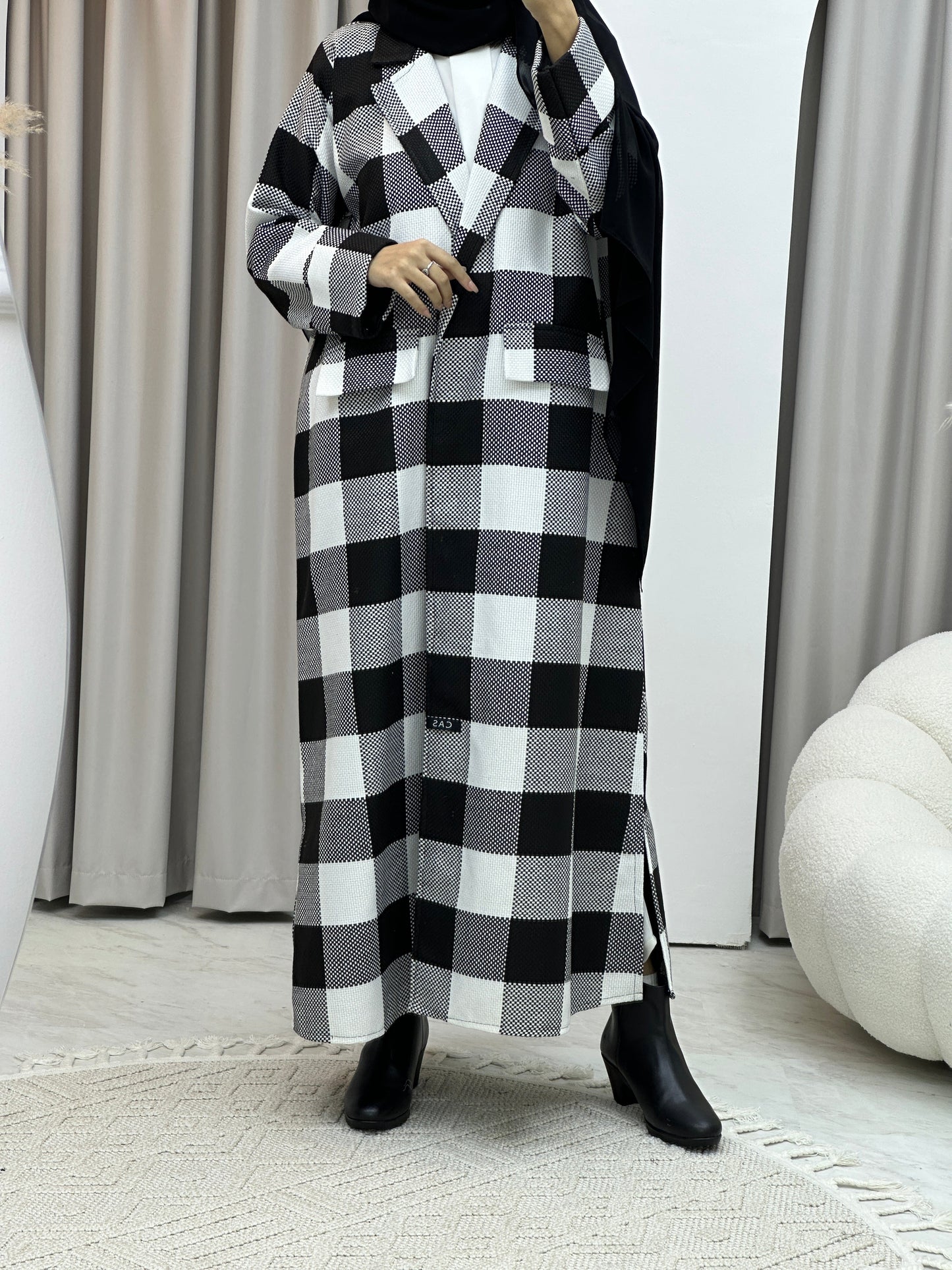 C RTW Black White Winter Coat Abaya