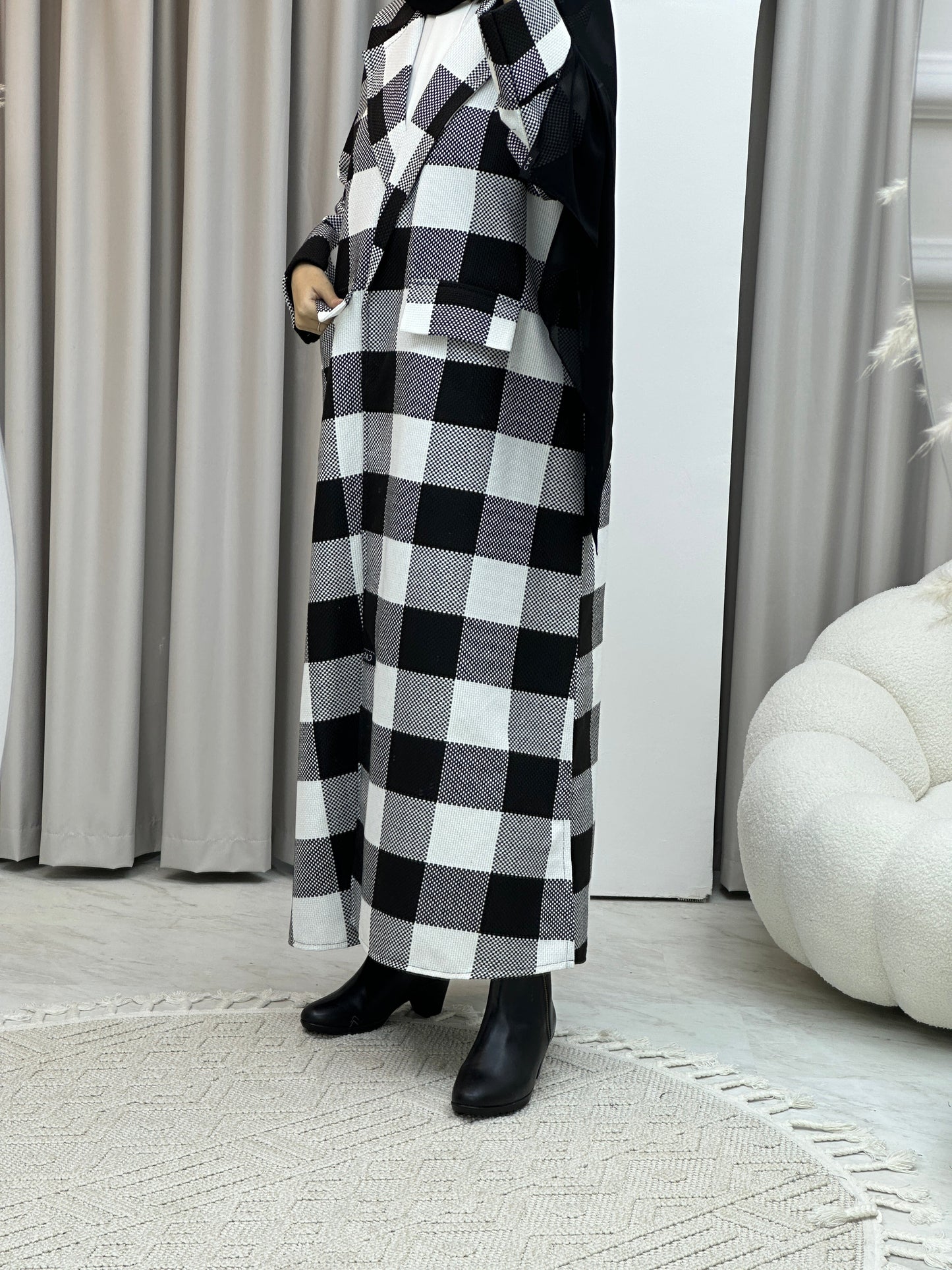 C RTW Black White Winter Coat Abaya