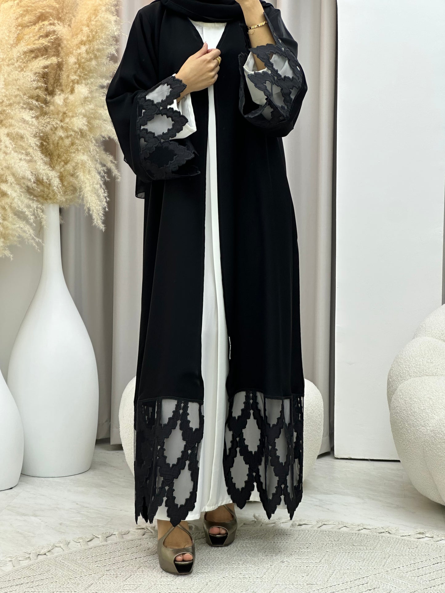 C 0457 Black Classic Lace Abaya