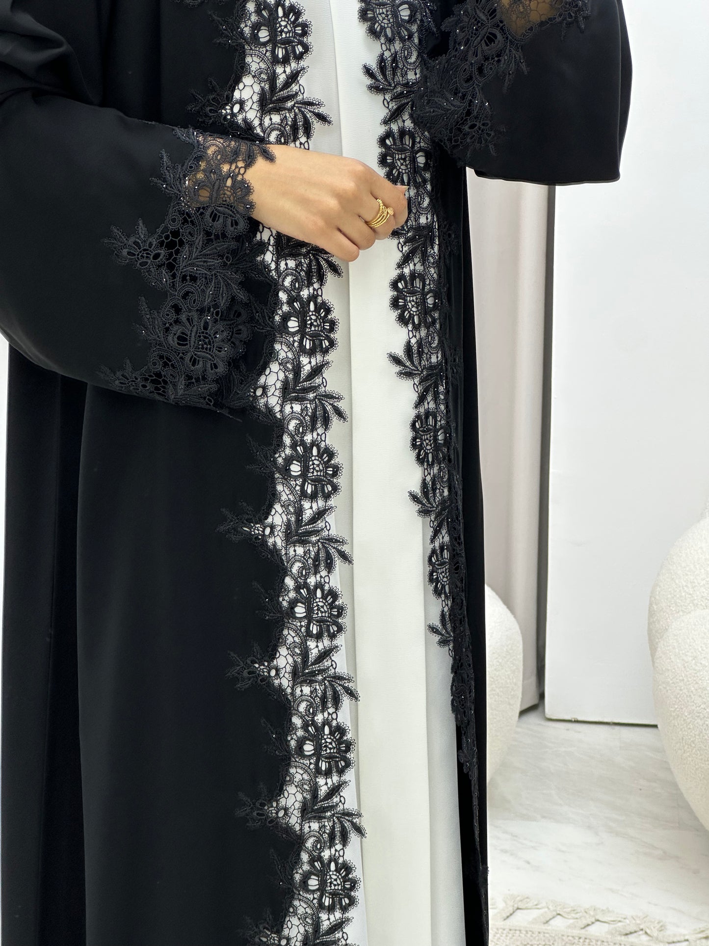 C 0458 Black Classic Lace Abaya