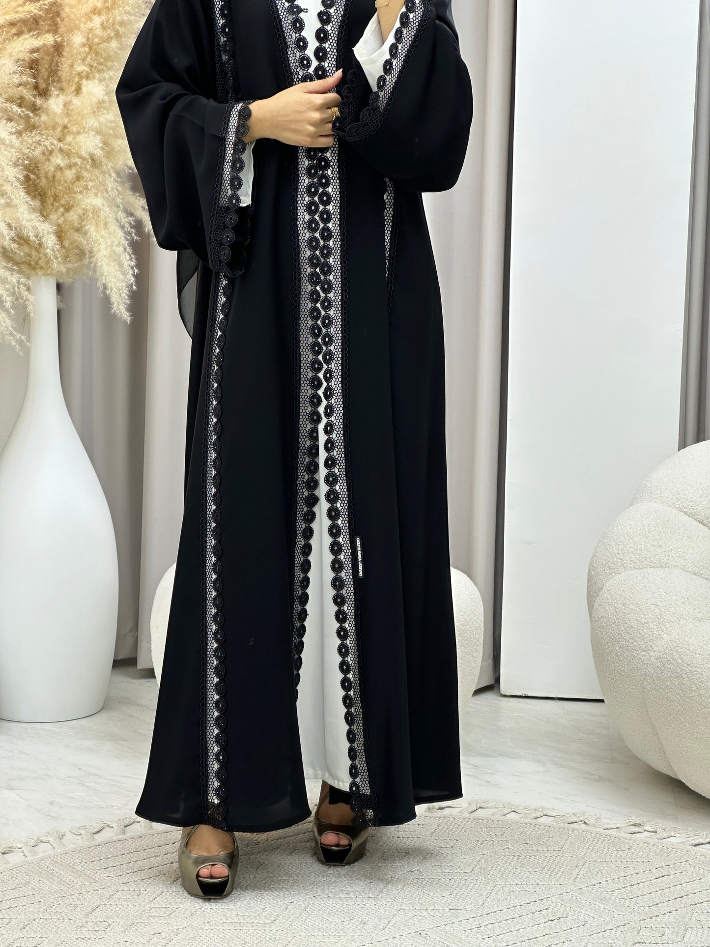 C 0459 Black Classic Lace Abaya