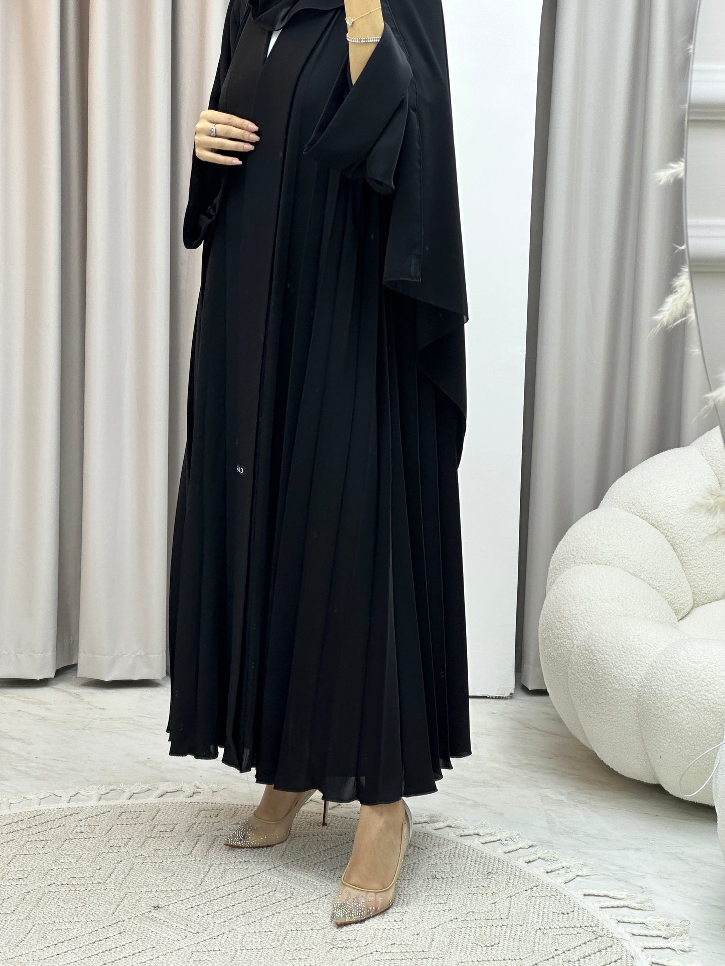 C RTW Plain Black Pleated Abaya Set