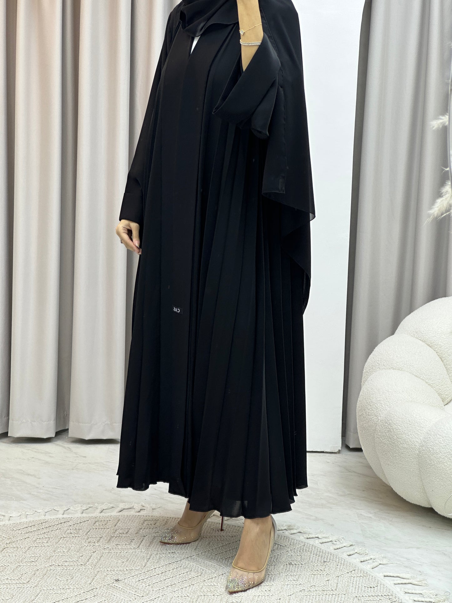 C Plain Black Pleated Abaya Set