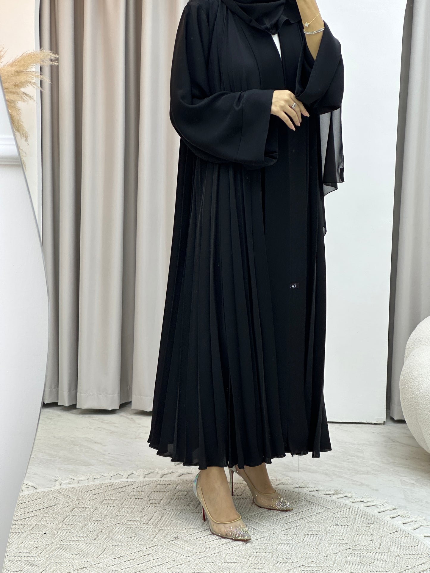 C Plain Black Pleated Abaya Set