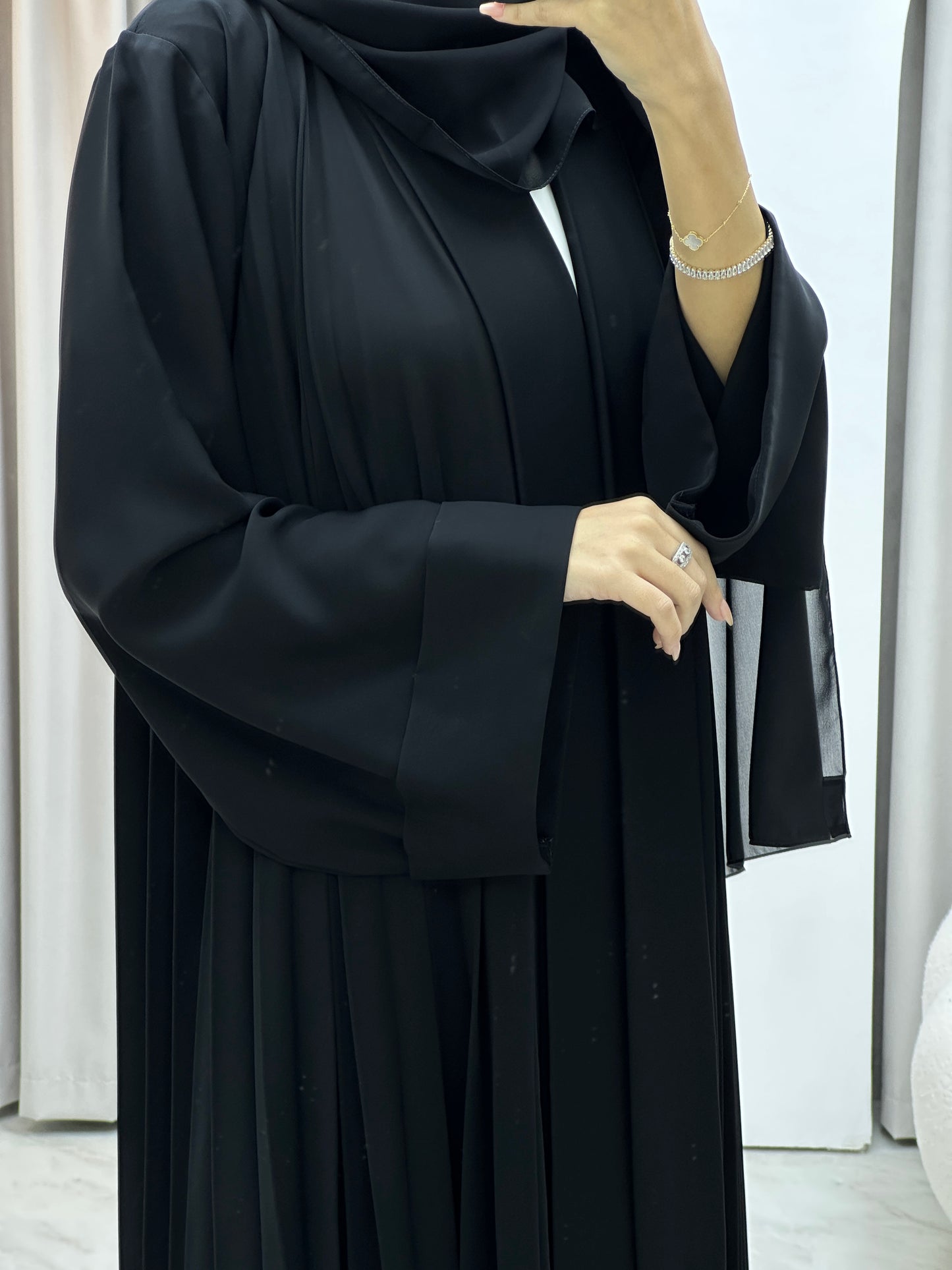 C Plain Black Pleated Abaya Set