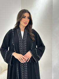 عباية مطرزة باللون الأسود رقم C 0969 - XS / 49