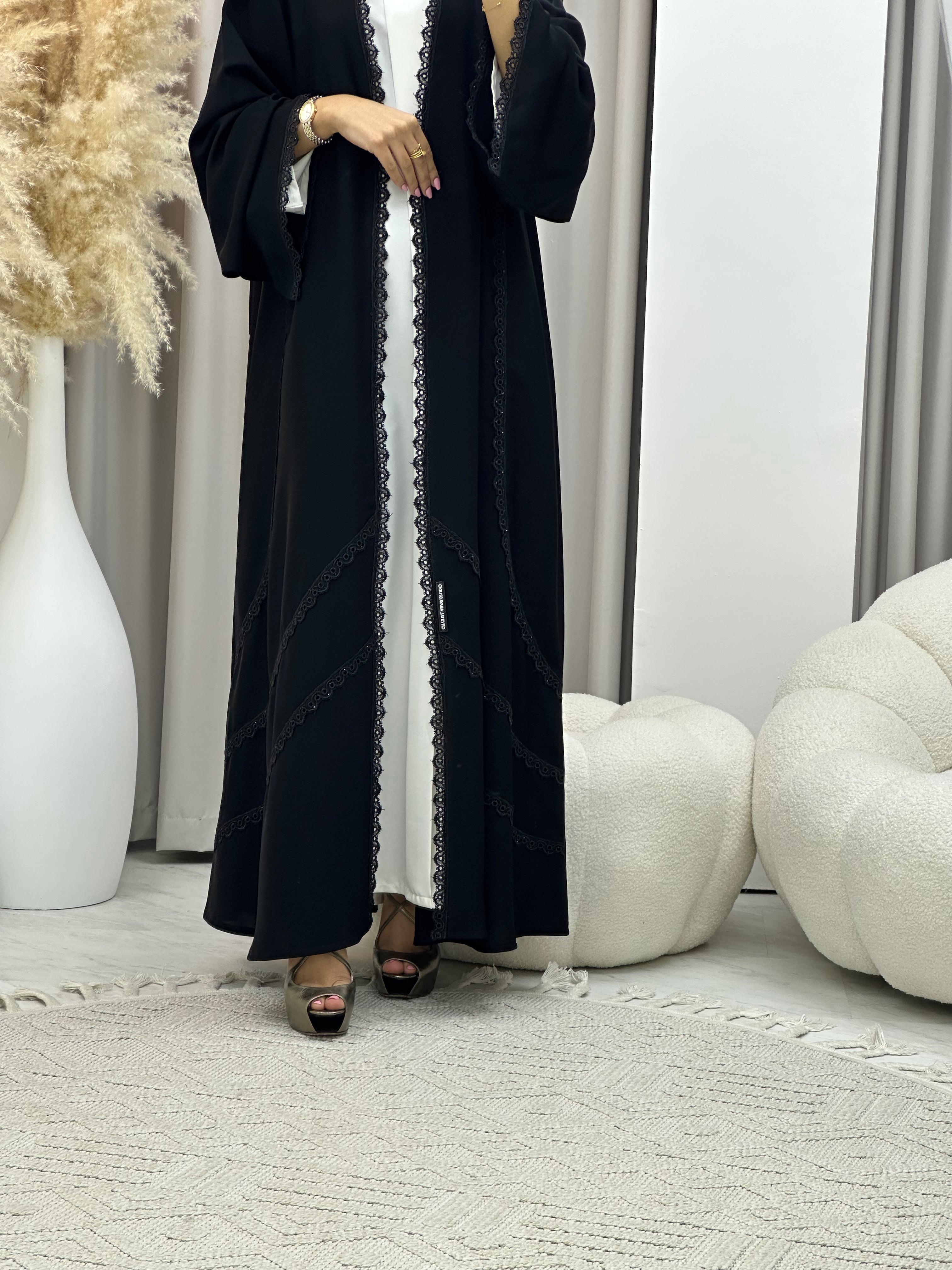 C 0462 Black Classic Lace Abaya