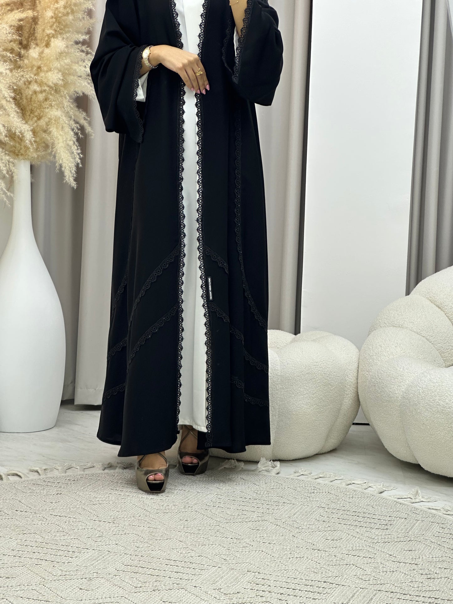 C 0462 Black Classic Lace Abaya