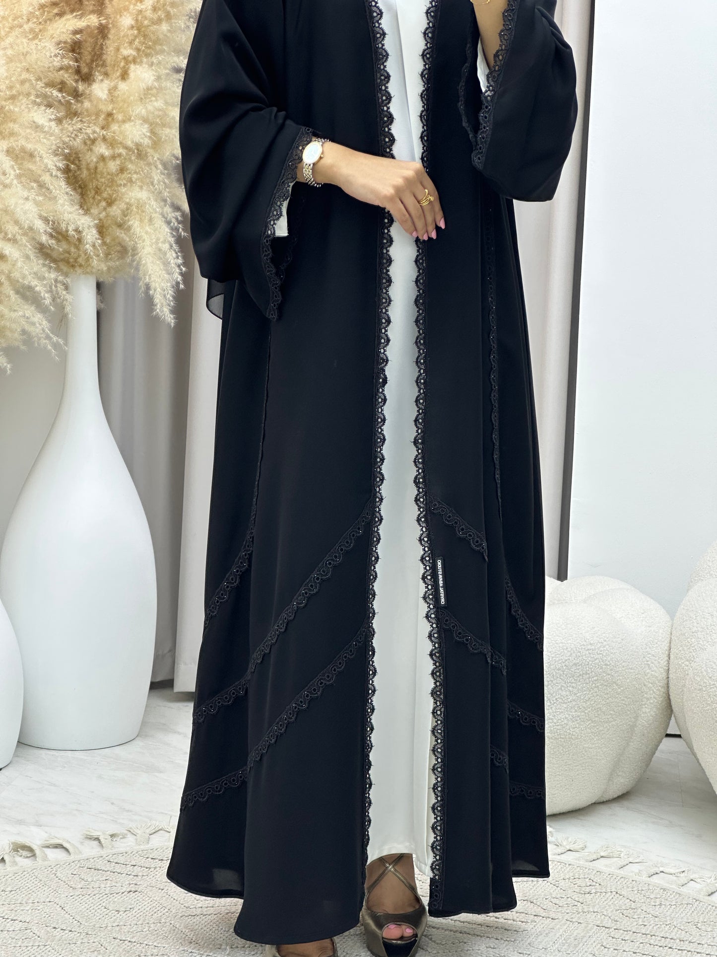 C 0462 Black Classic Lace Abaya