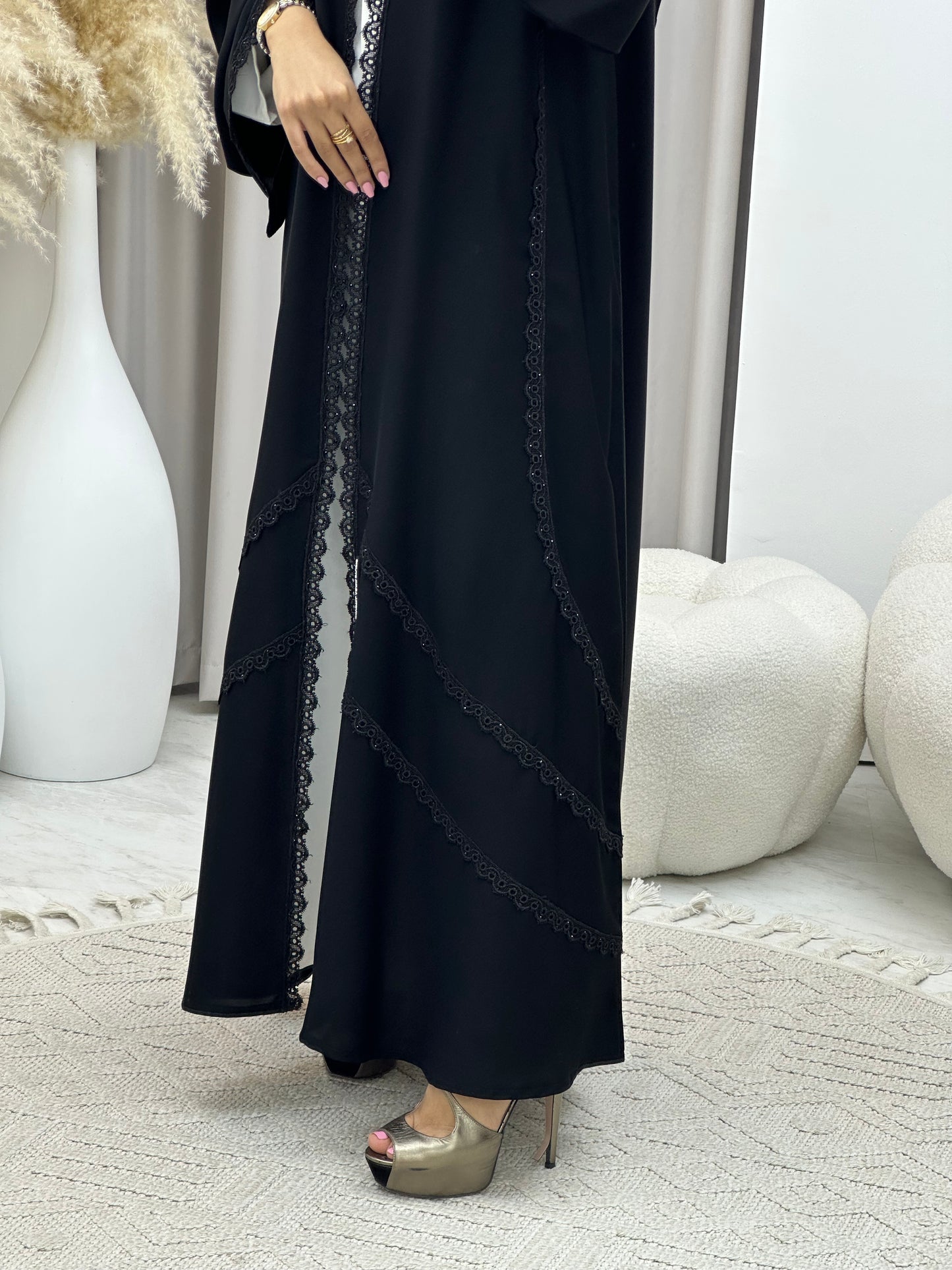 C 0462 Black Classic Lace Abaya