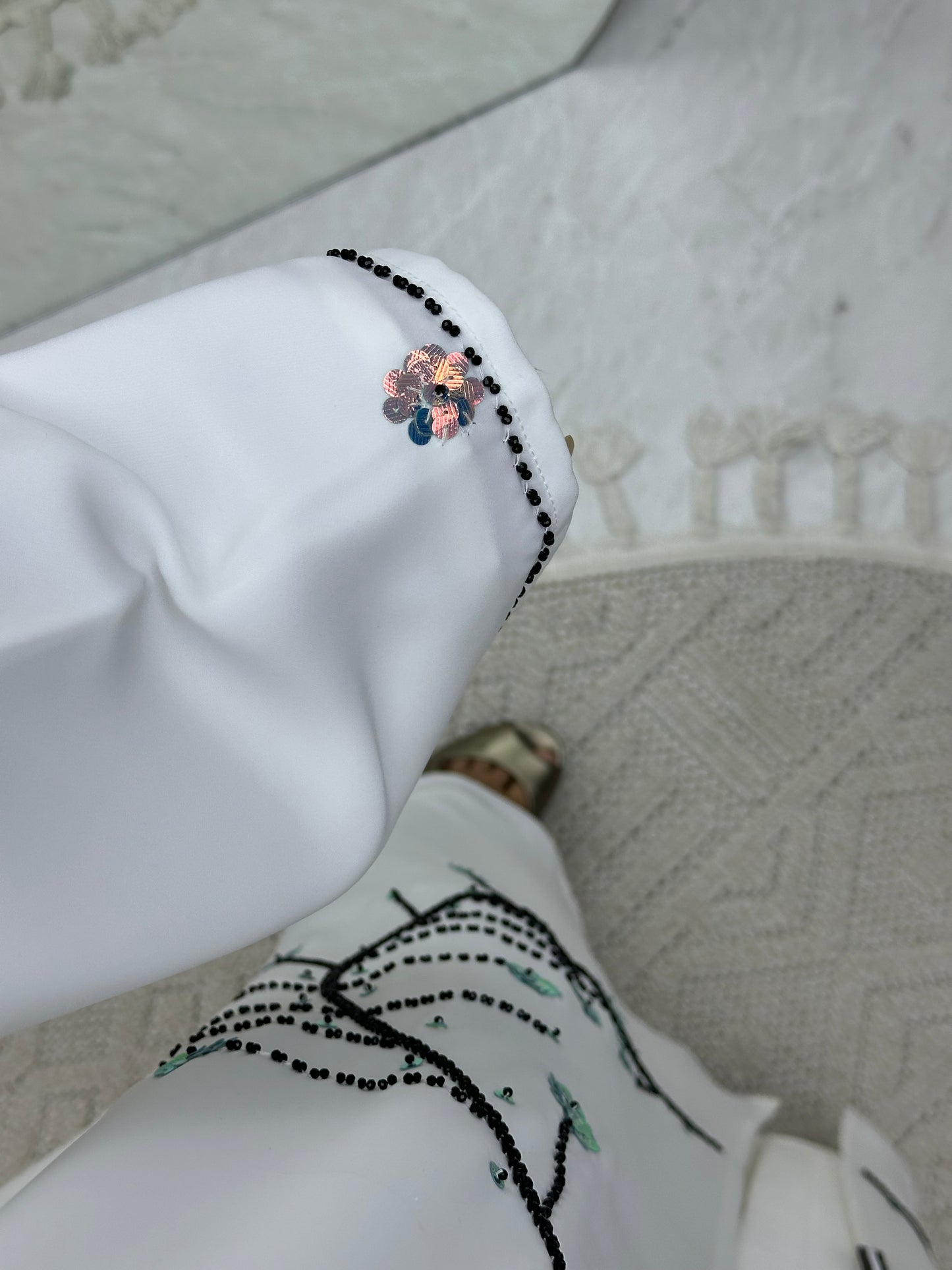 C 0247 Black Beaded White Abaya