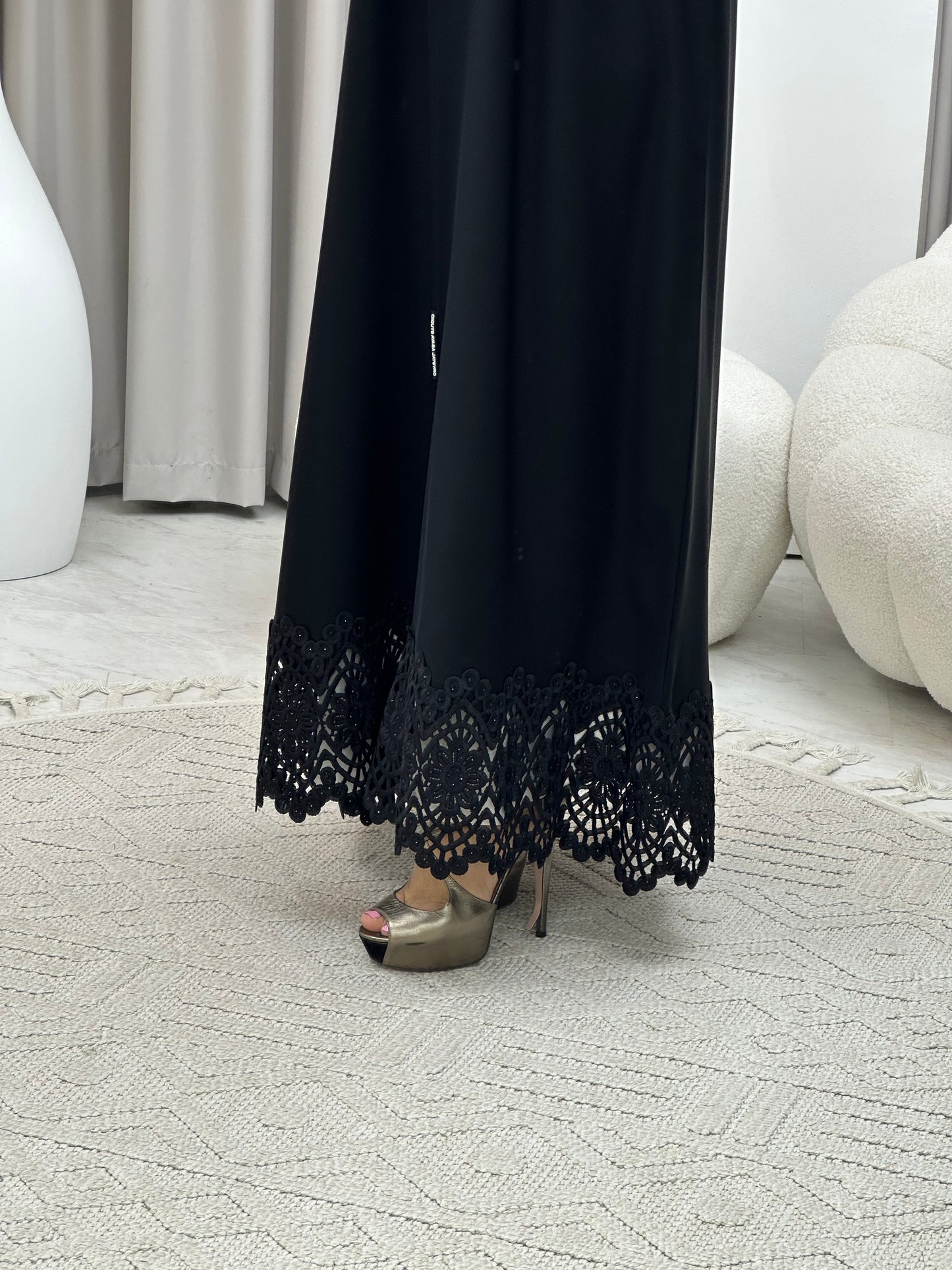 C 0463 Black Classic Lace Abaya