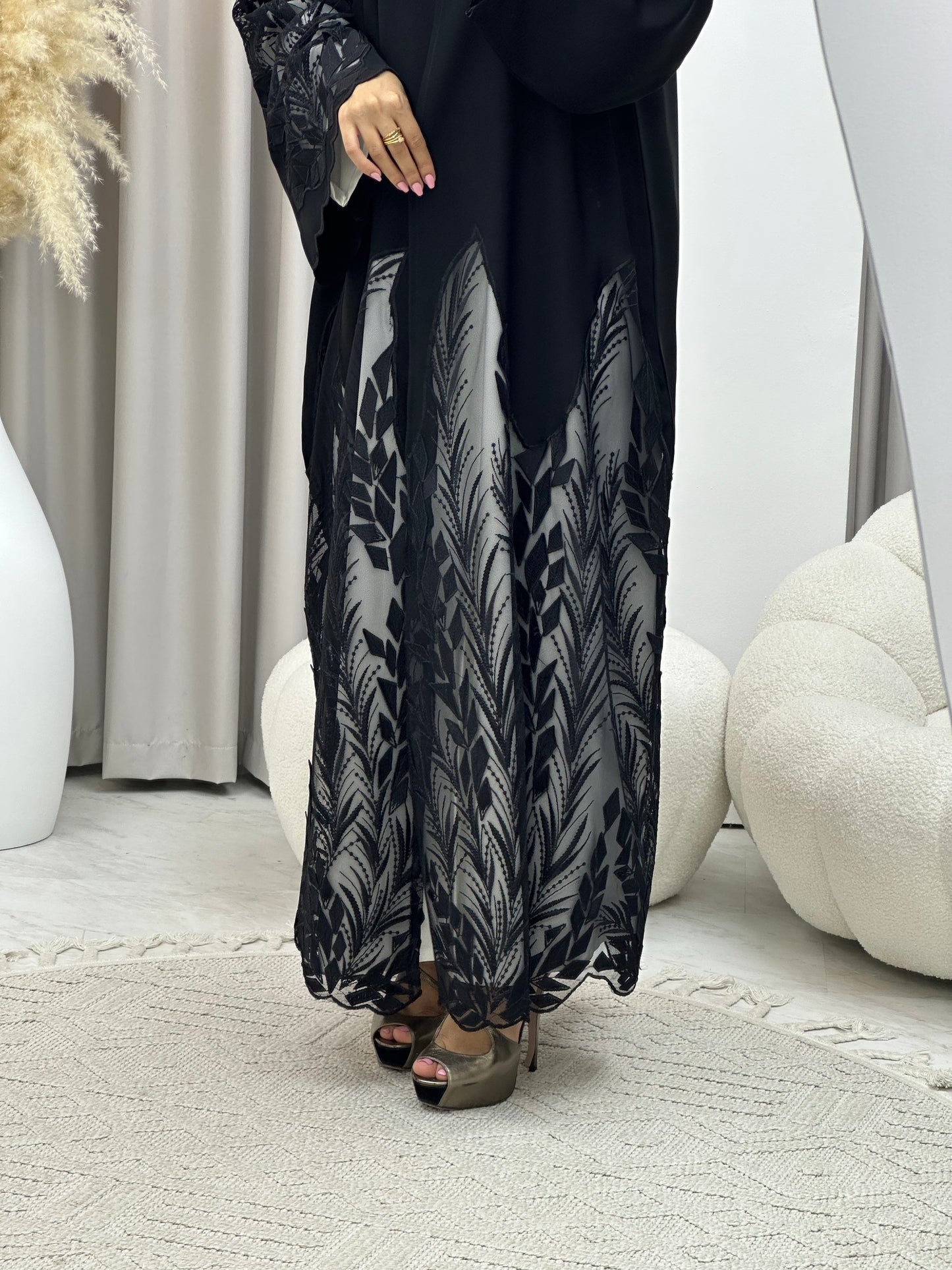 C 0464 Black Classic Lace Abaya