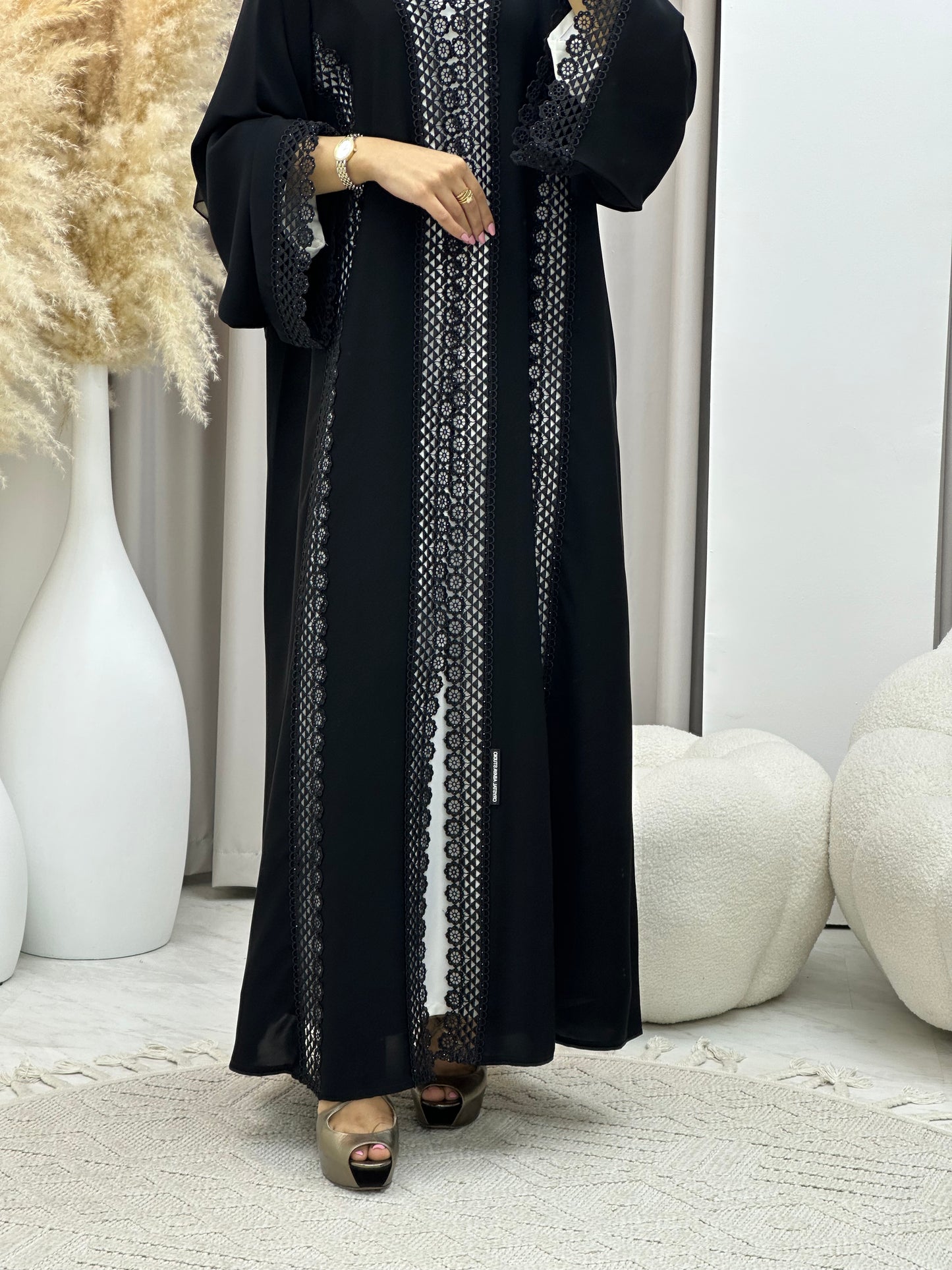 C 0468 Black Classic Lace Abaya