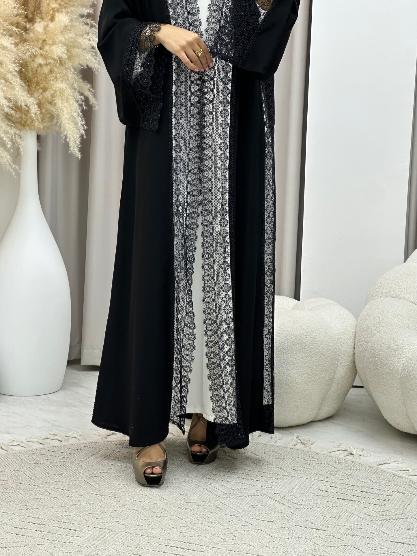 C 0469 Black Classic Lace Abaya