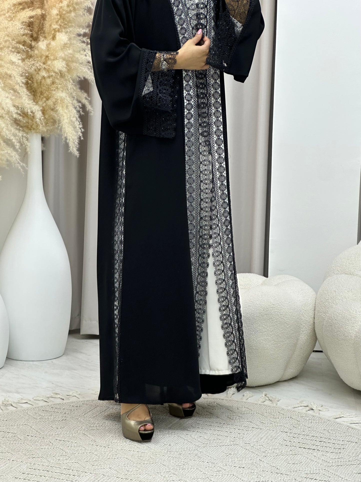 C 0469 Black Classic Lace Abaya