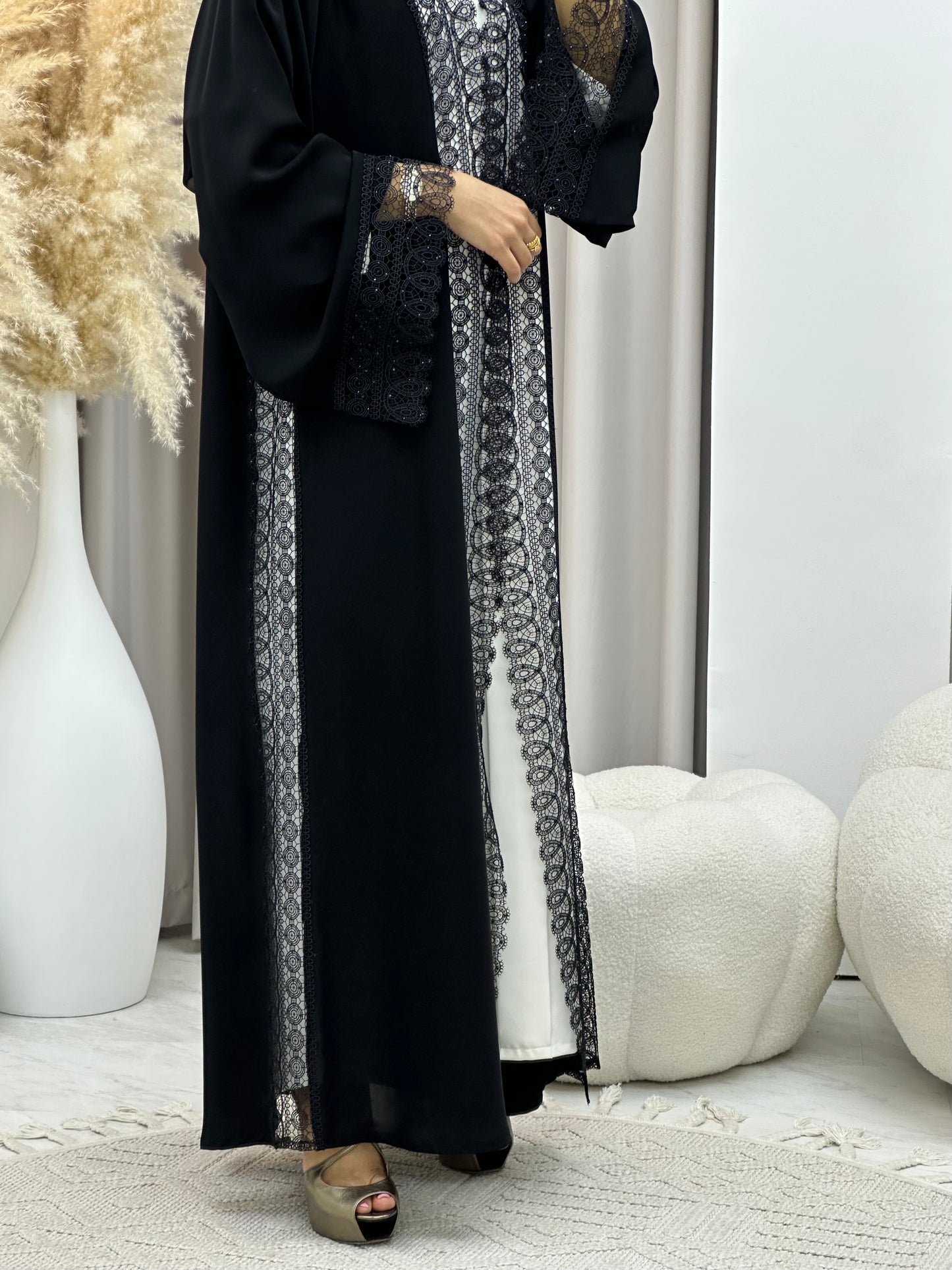 C 0469 Black Classic Lace Abaya