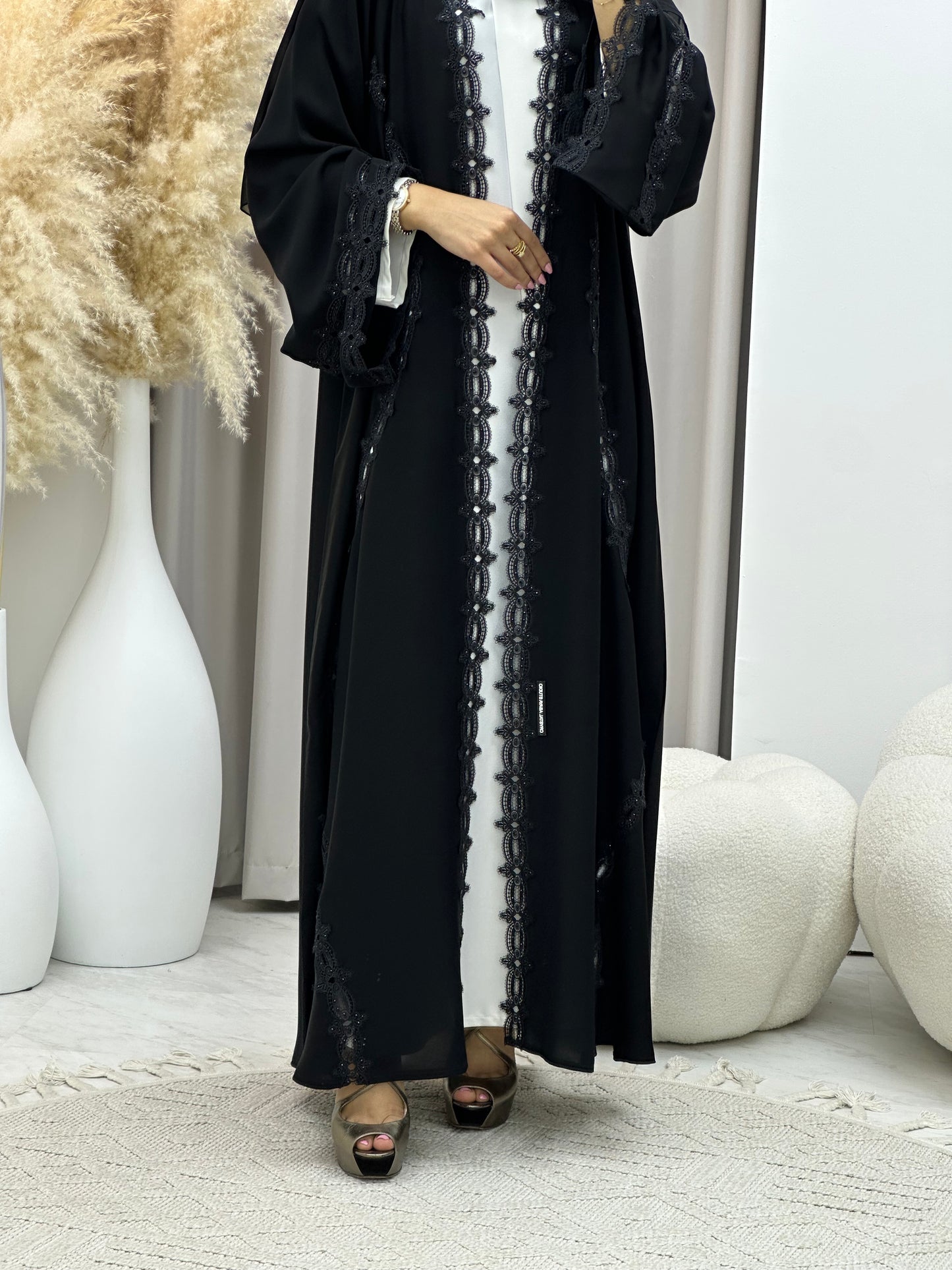 C 0470 Black Classic Lace Abaya