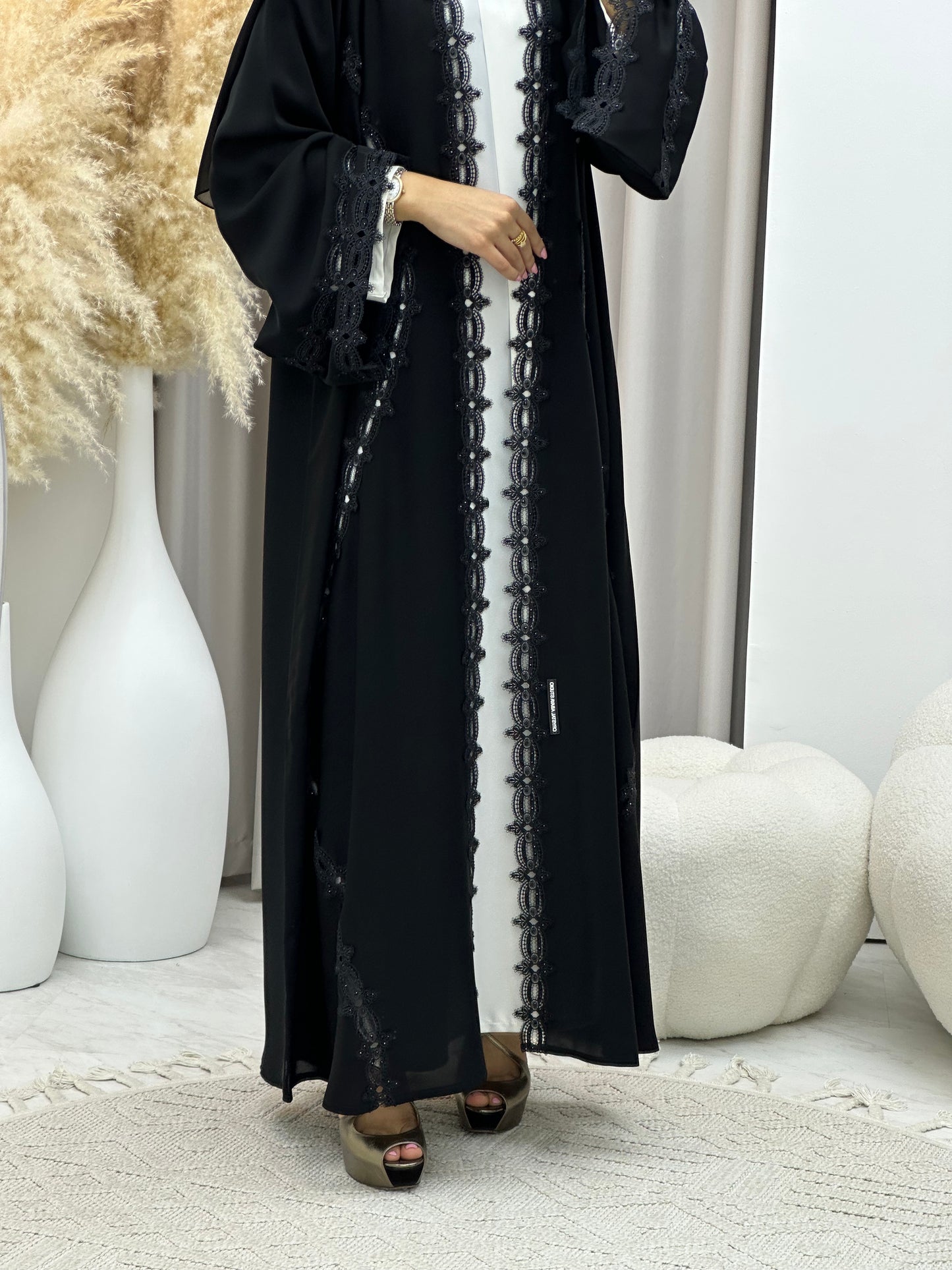 C 0470 Black Classic Lace Abaya