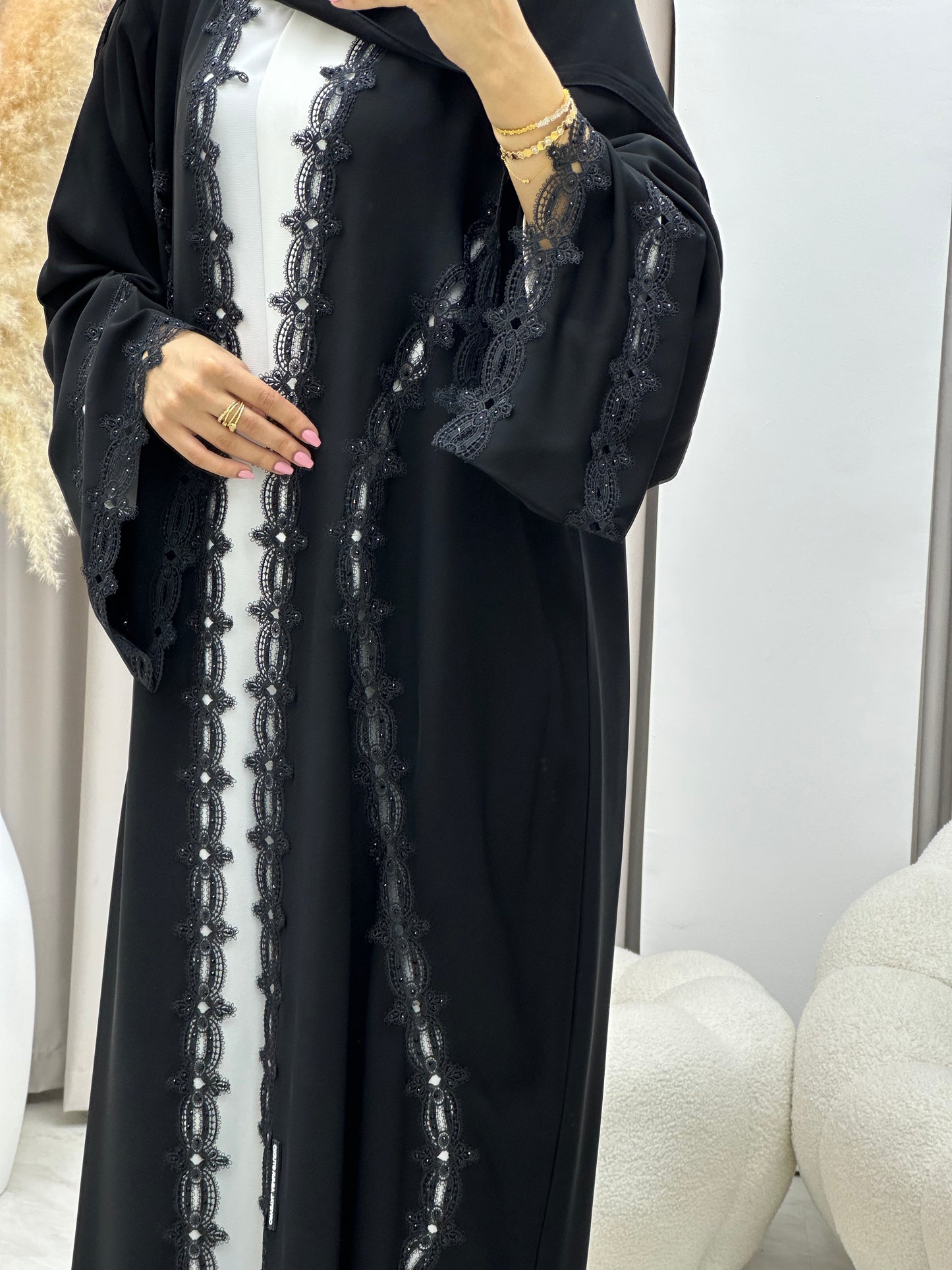 C 0470 Black Classic Lace Abaya