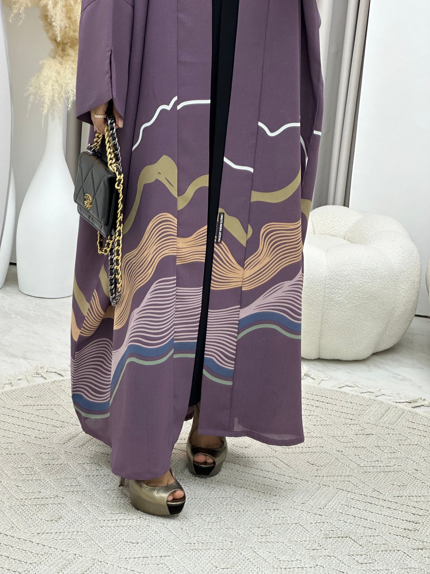 C 0248-01 Purple Wavy Abaya