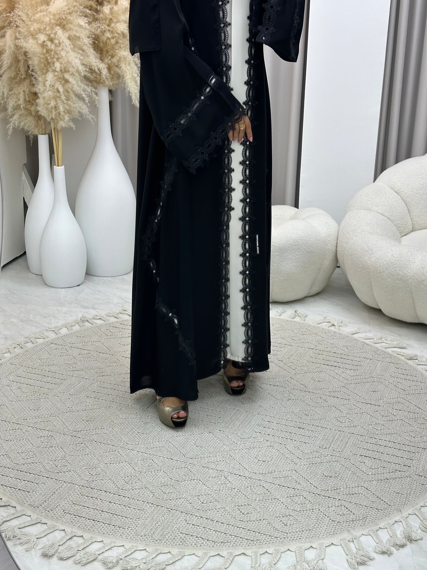 C 0470 Black Classic Lace Abaya