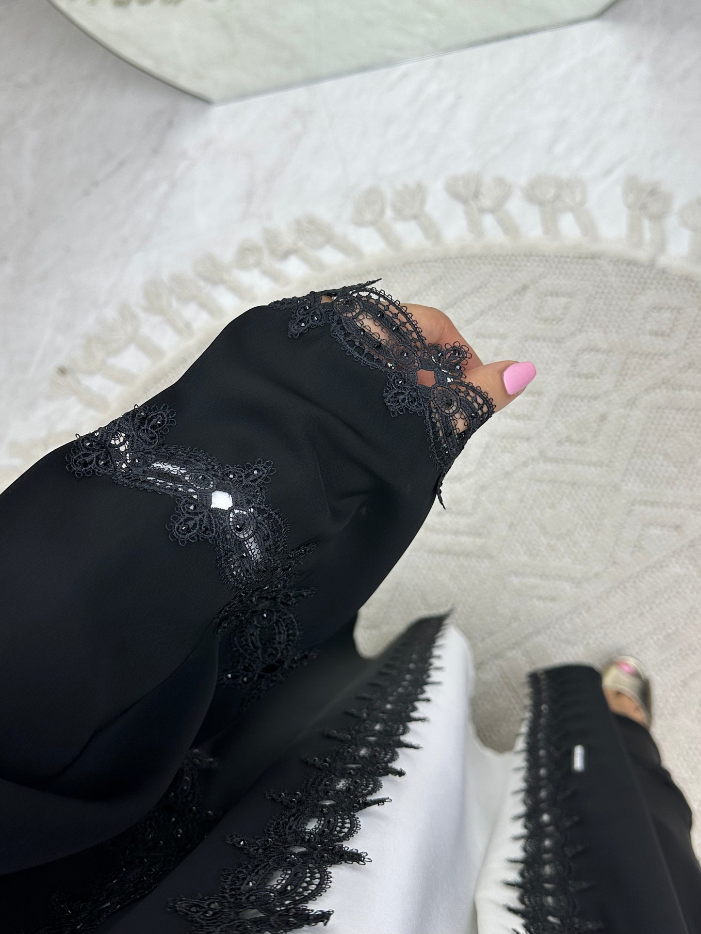 C 0470 Black Classic Lace Abaya