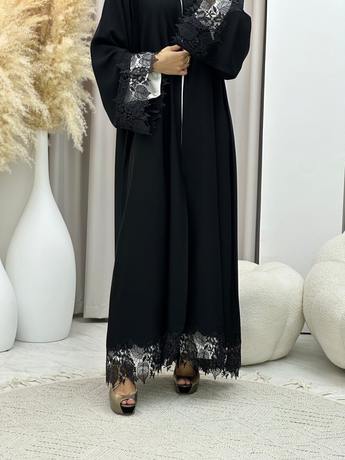 C 0471 Black Classic Lace Abaya