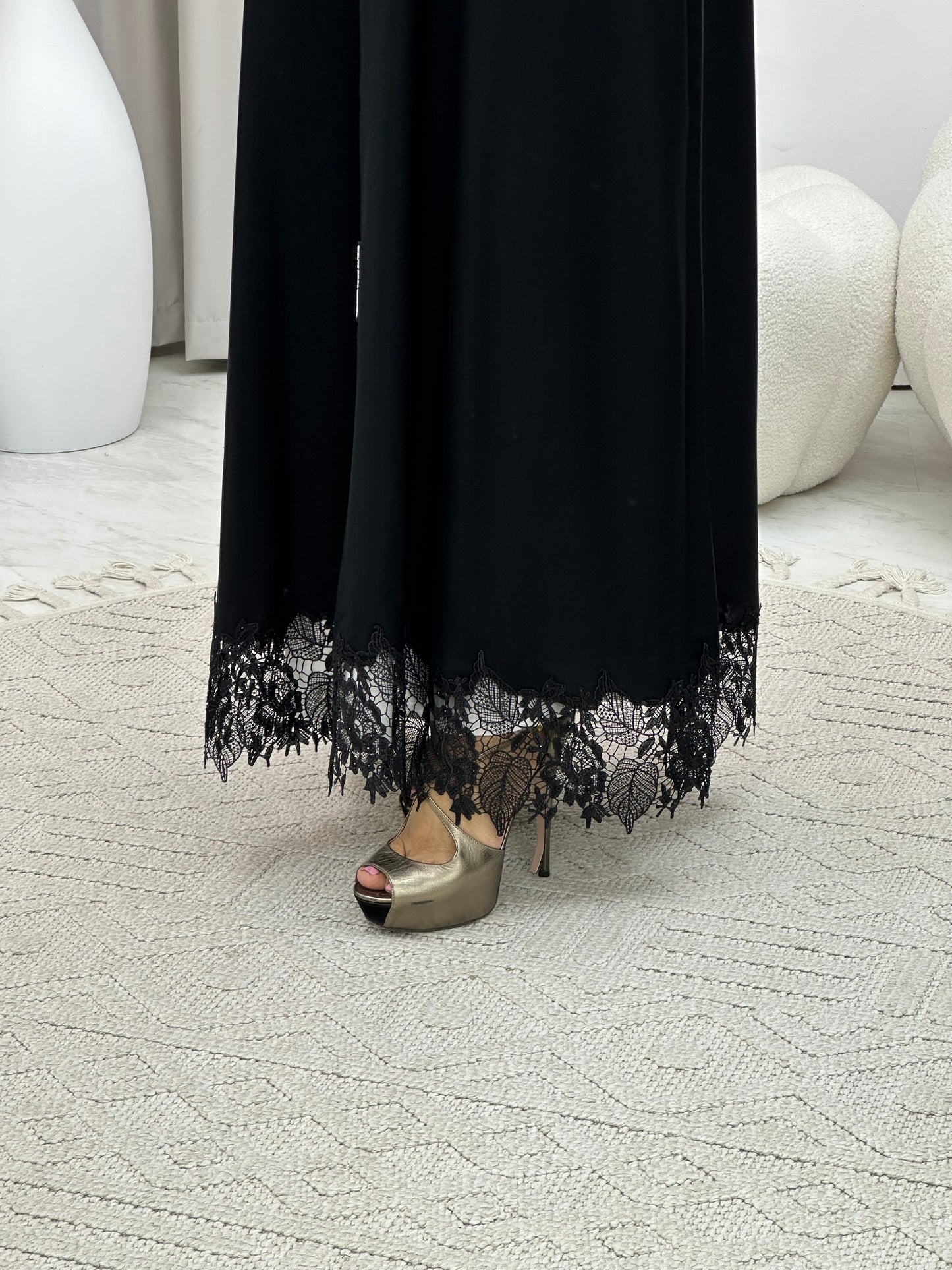 C 0471 Black Classic Lace Abaya