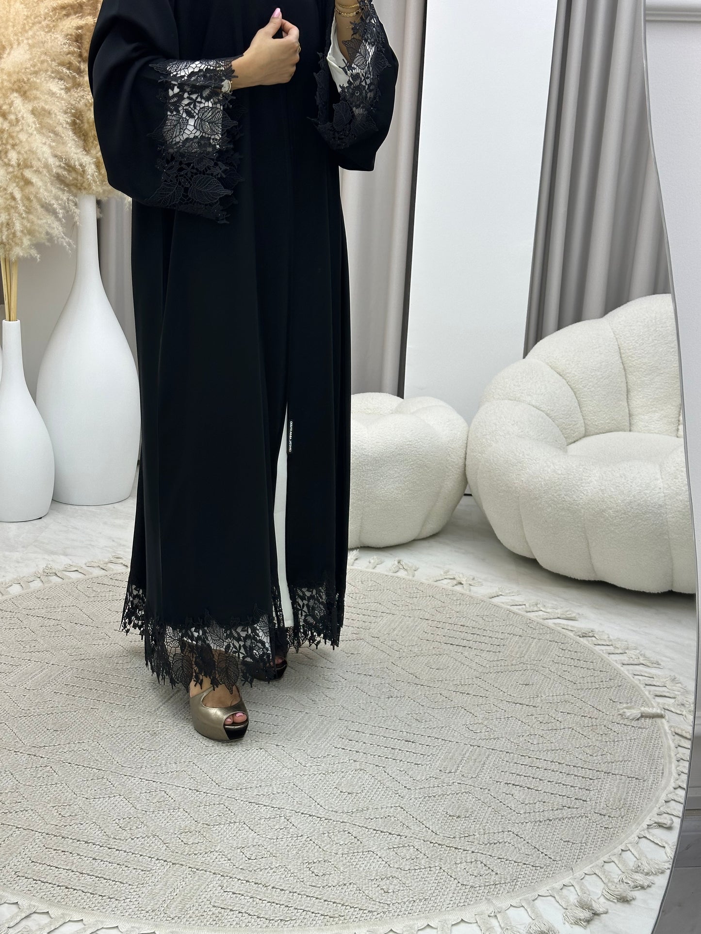 C 0471 Black Classic Lace Abaya